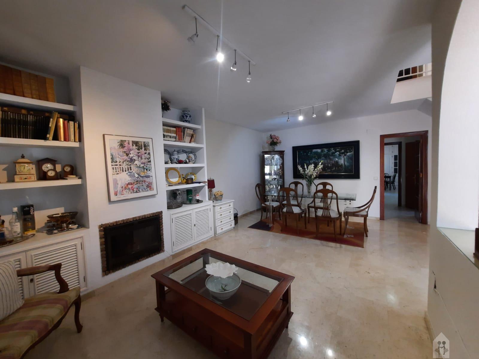 For sale of house in Tomares