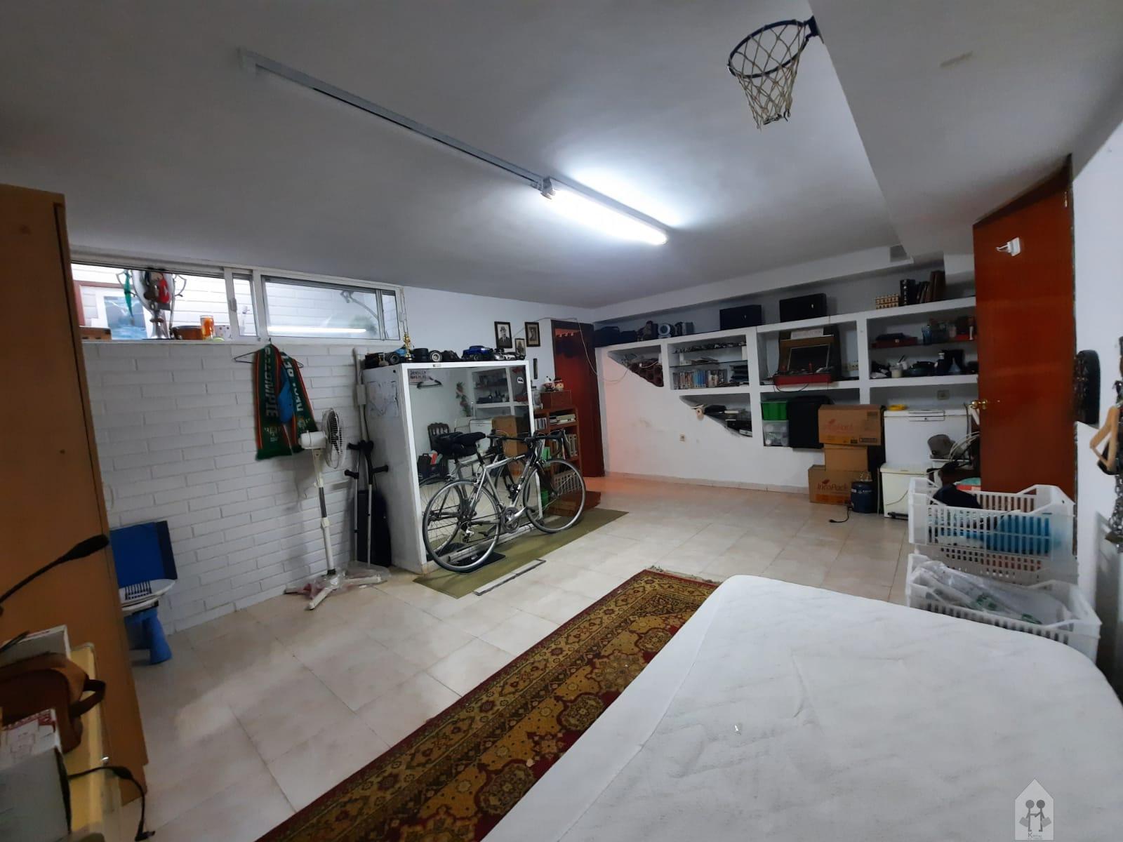 For sale of house in Tomares