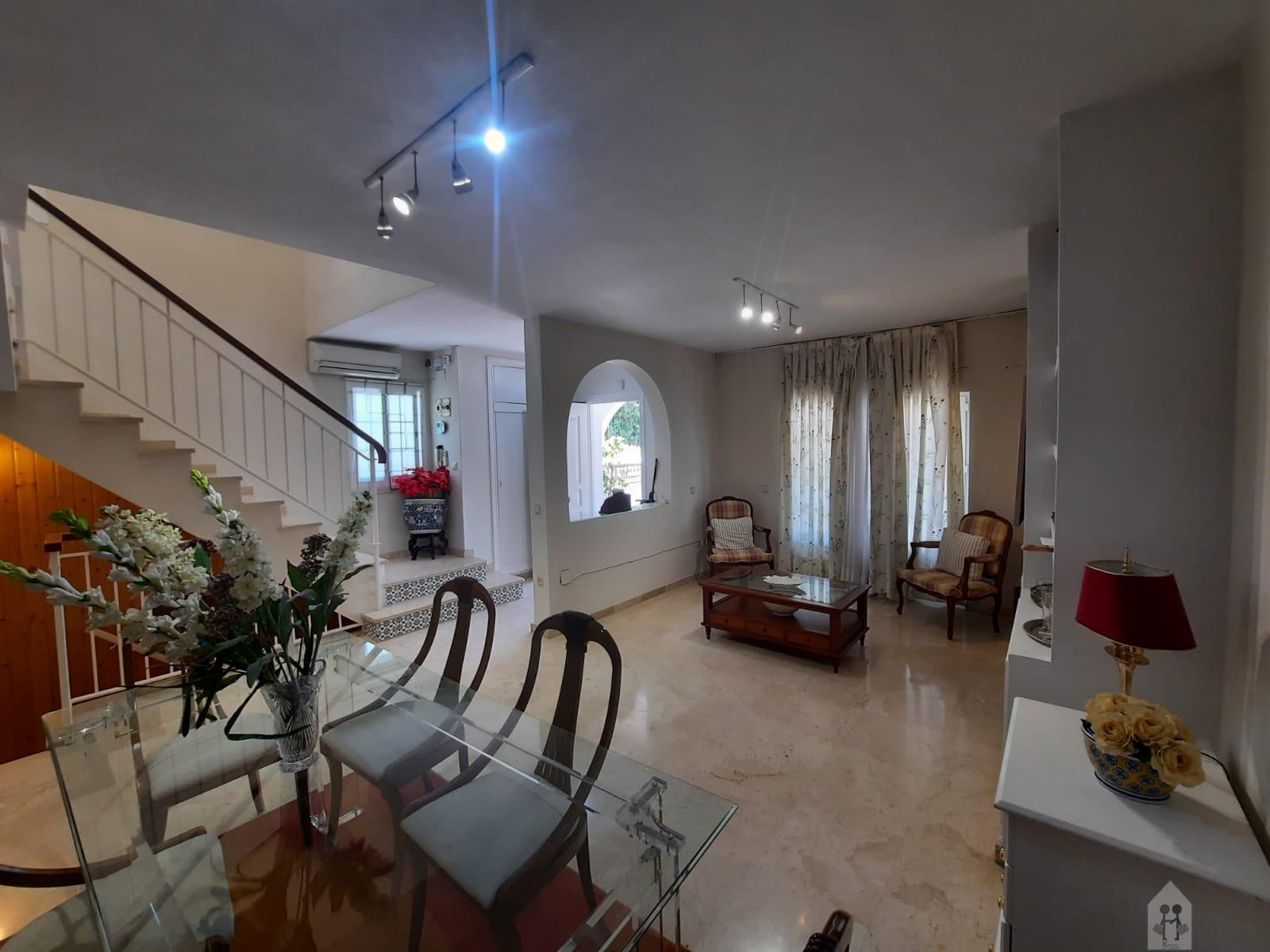 For sale of house in Tomares
