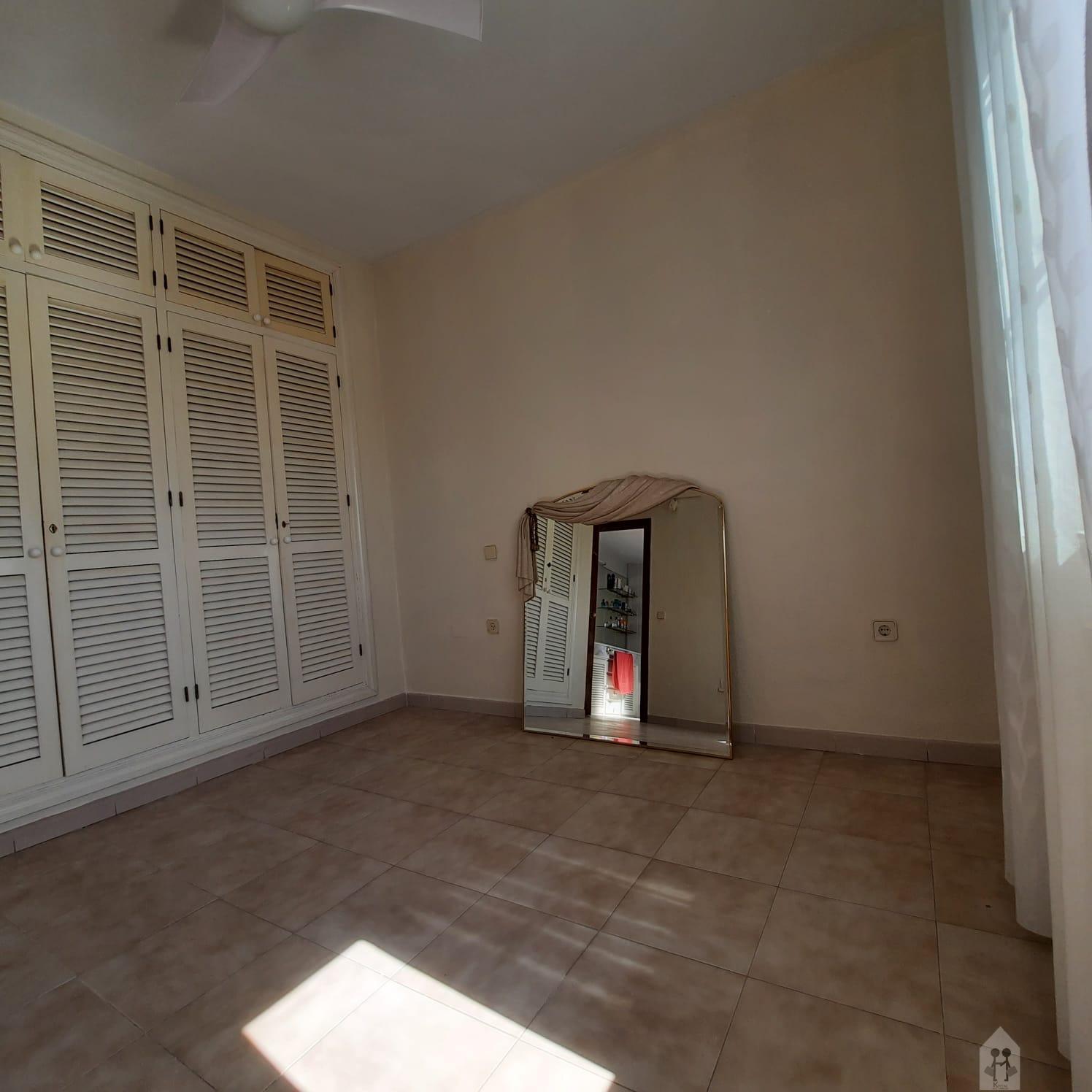 For sale of house in Tomares