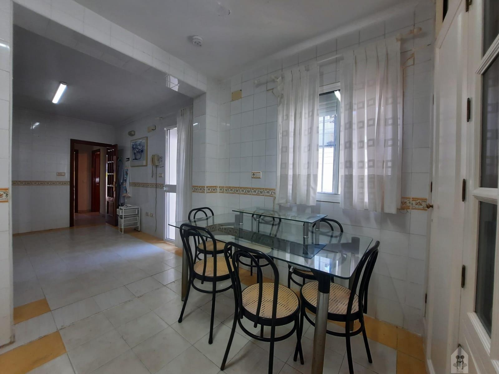 For sale of house in Tomares