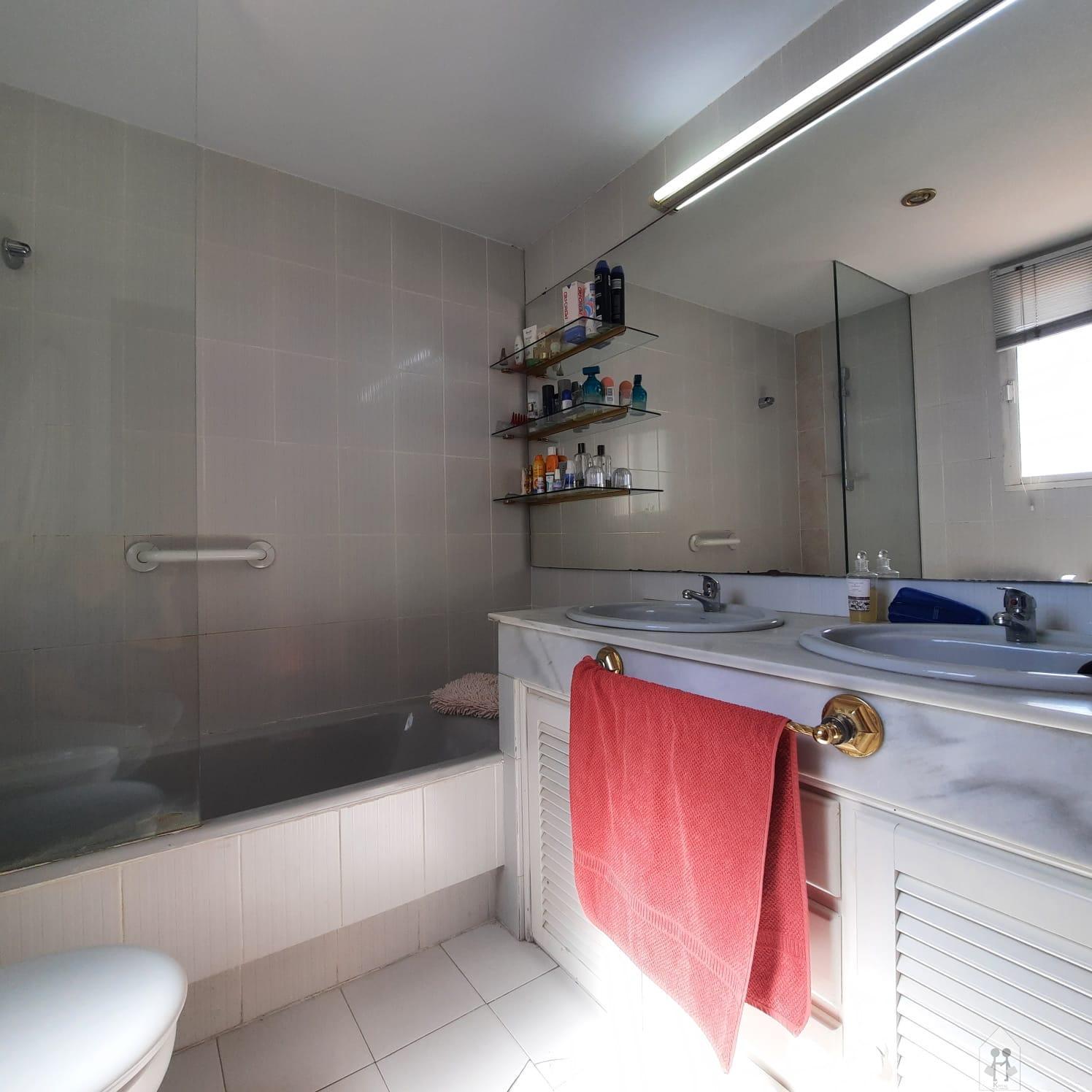 For sale of house in Tomares