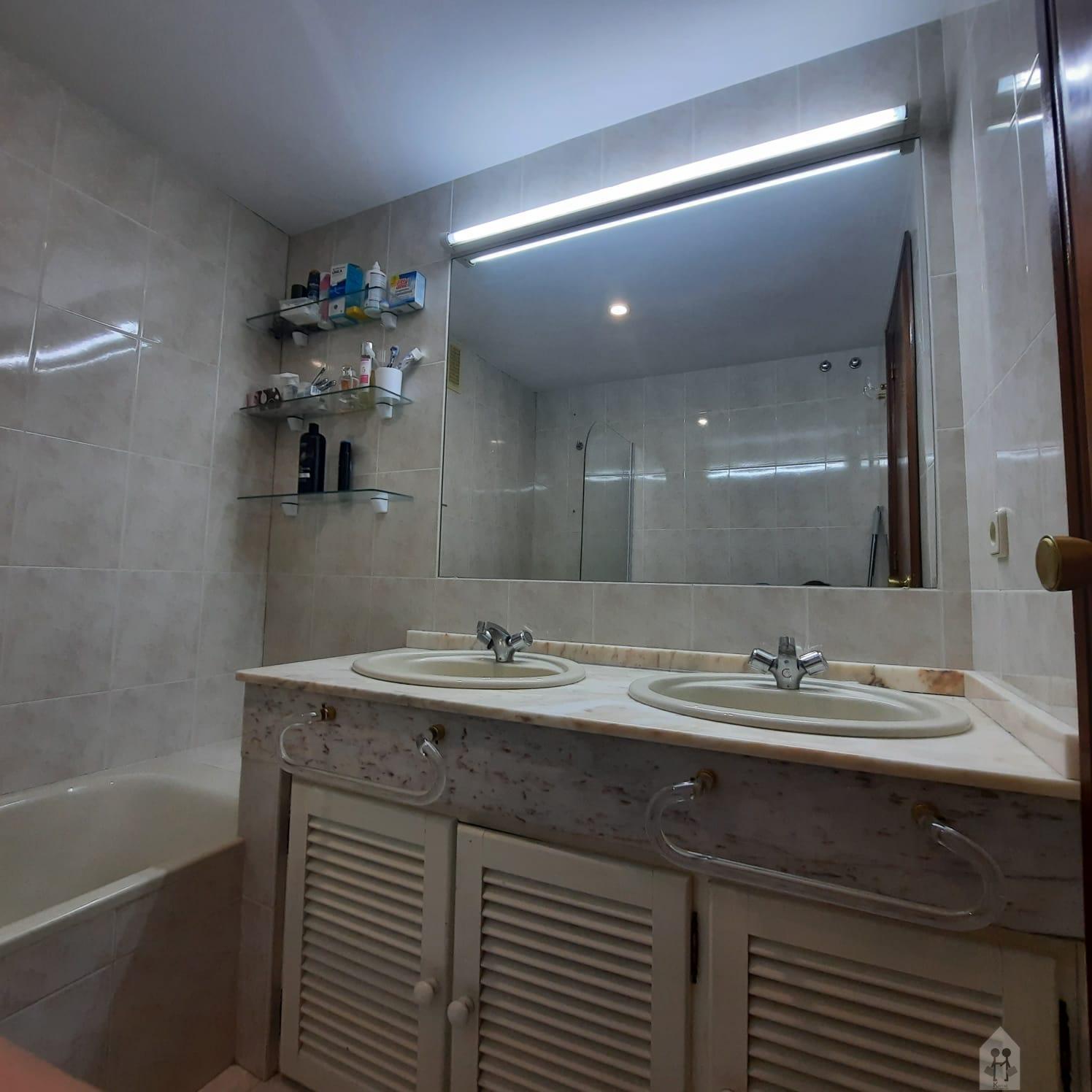 For sale of house in Tomares
