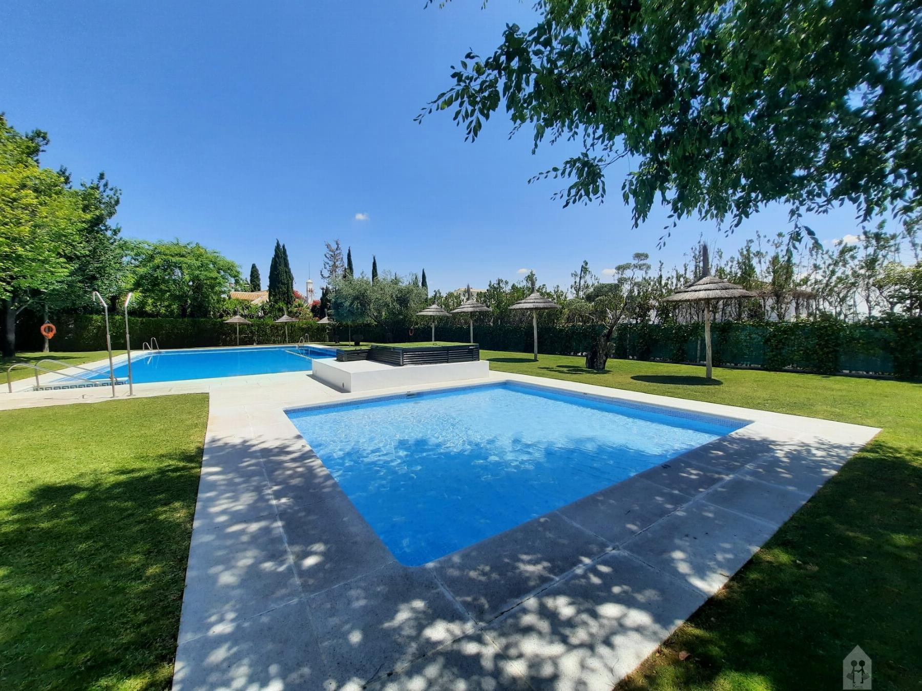 For sale of house in Tomares