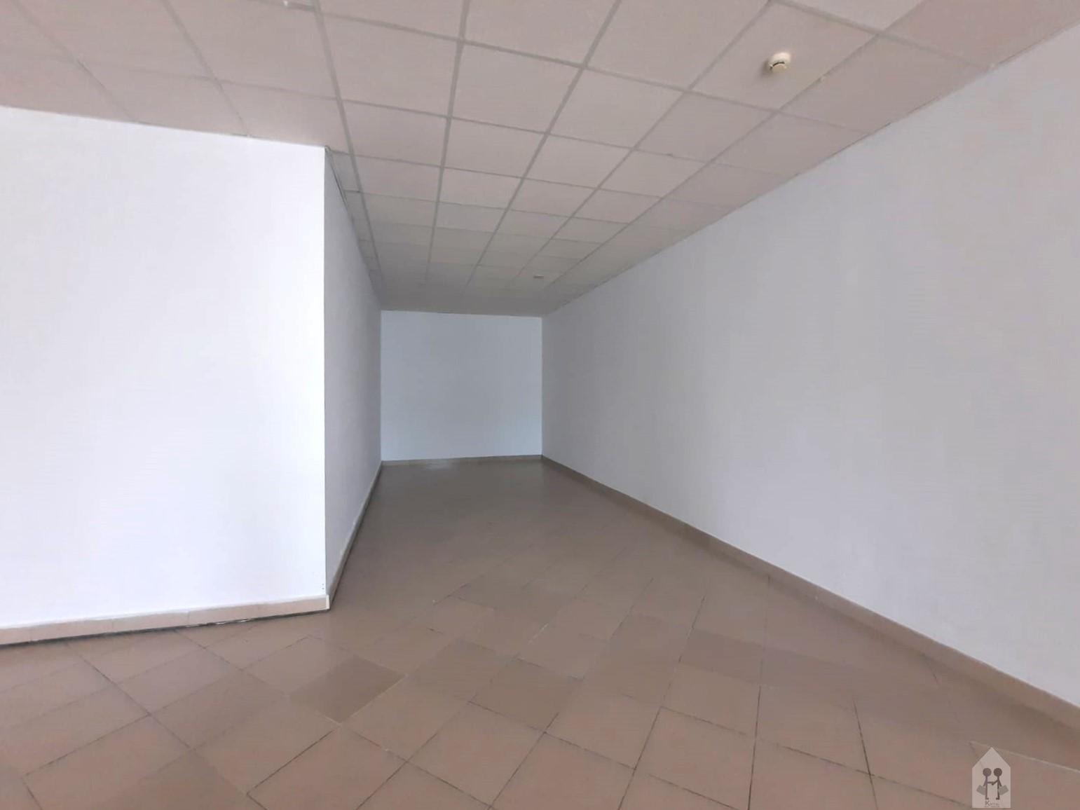 For sale of premises in Tomares