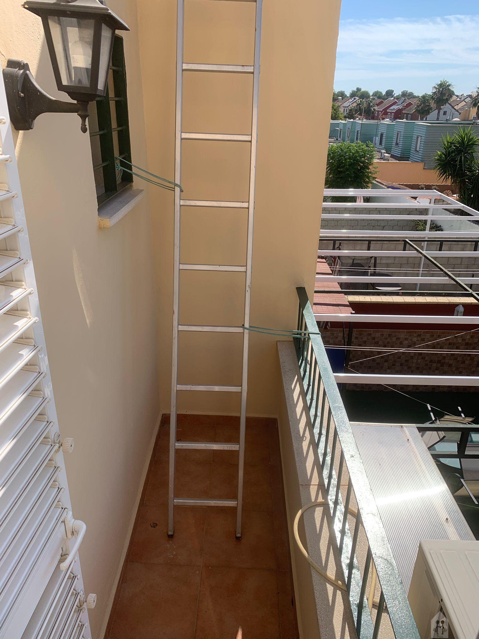 For sale of house in Mairena del Aljarafe