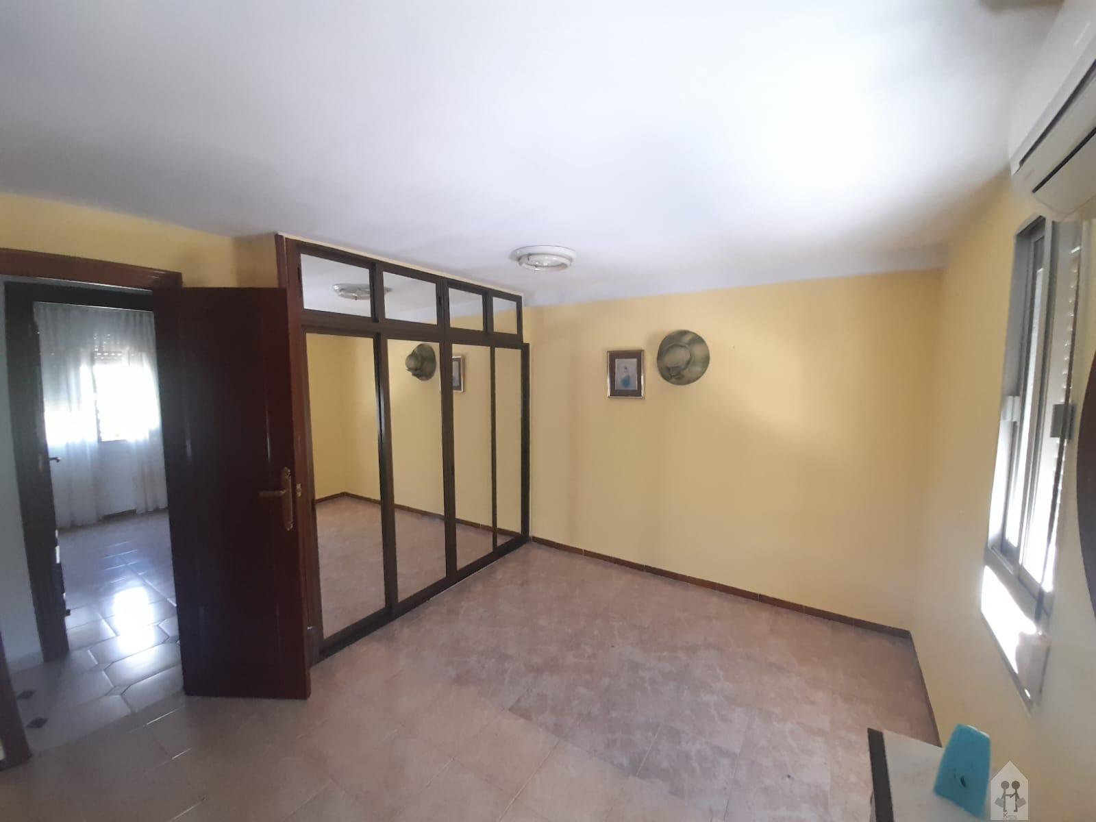 For sale of flat in Sevilla
