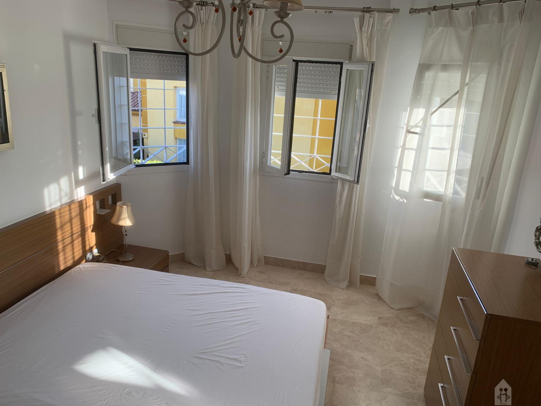For rent of chalet in Dos Hermanas