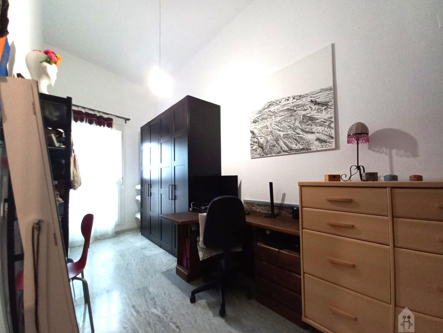 For sale of duplex in Tomares