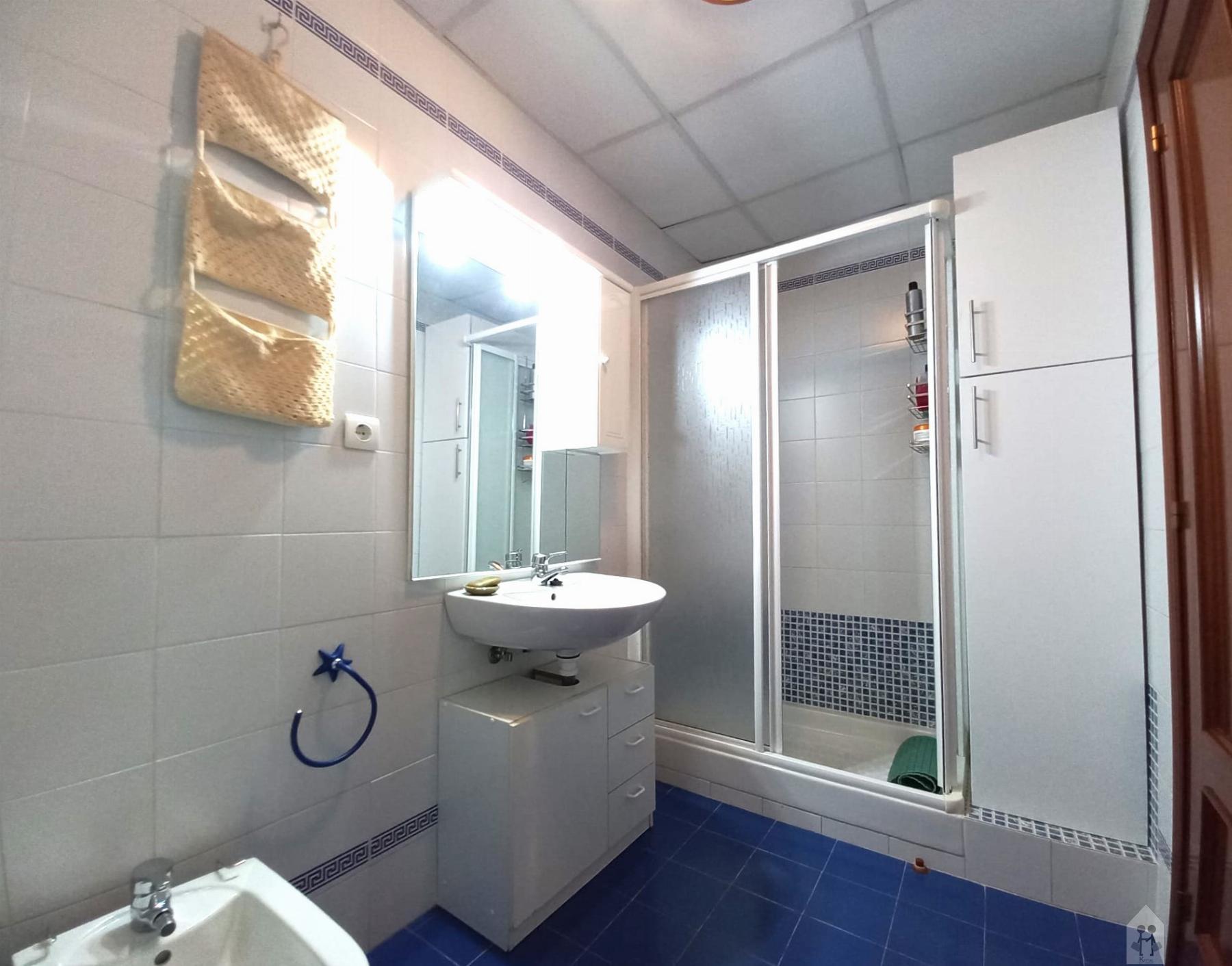 For sale of duplex in Tomares