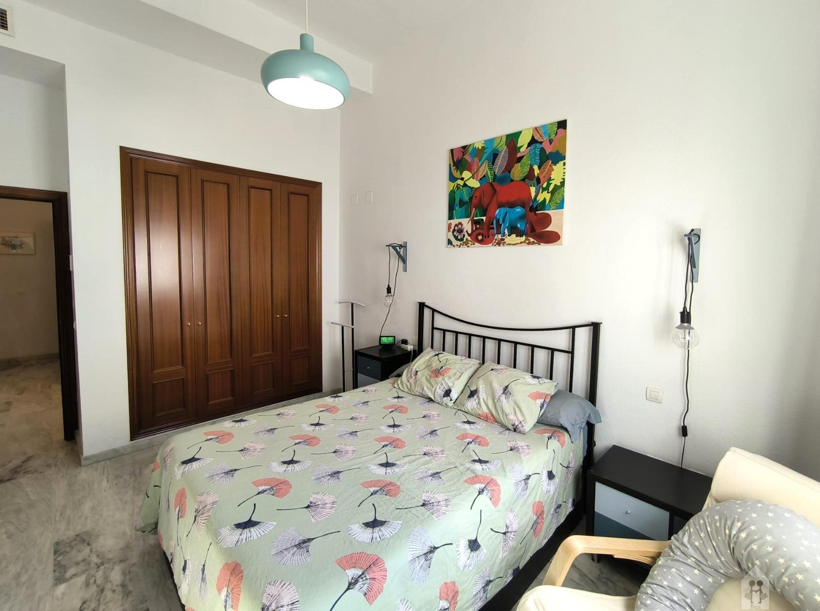 For sale of duplex in Tomares