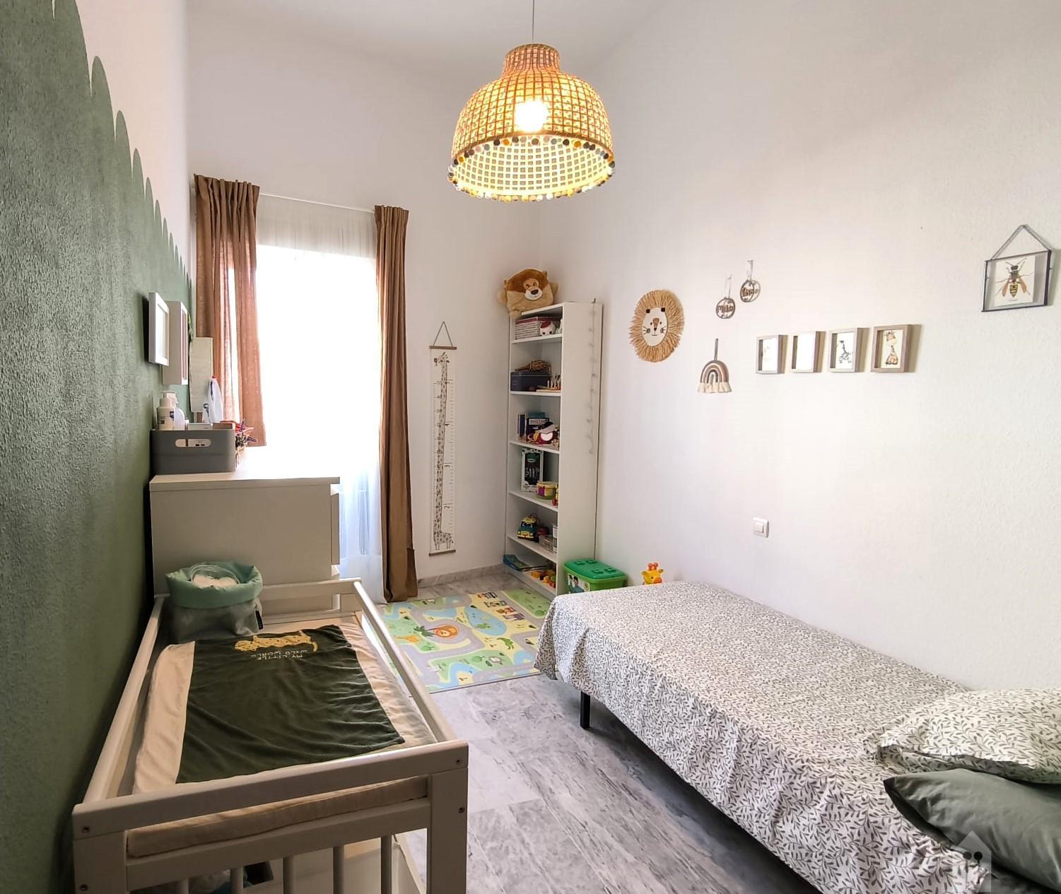 For sale of duplex in Tomares