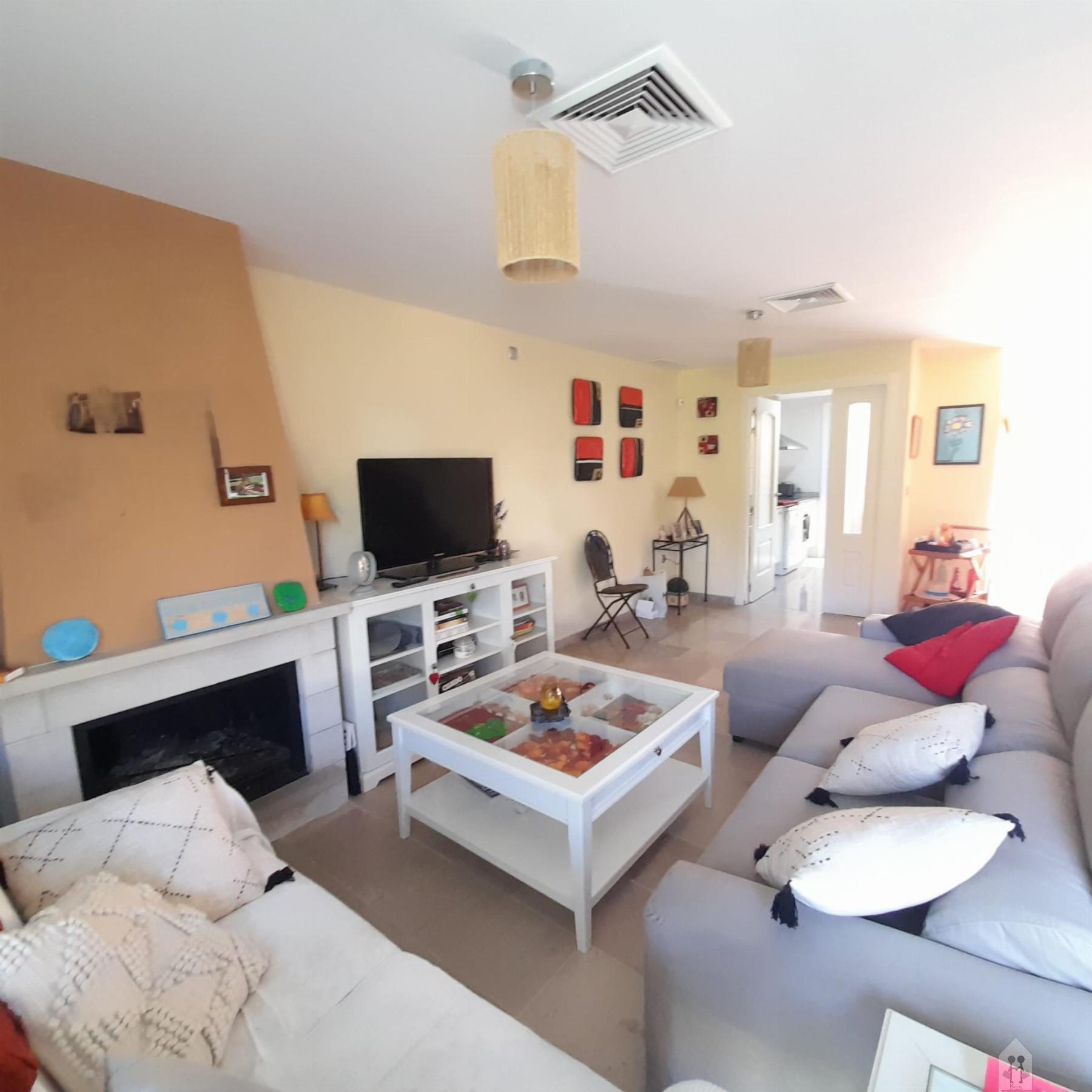 For sale of chalet in La Linea de la Concepcion