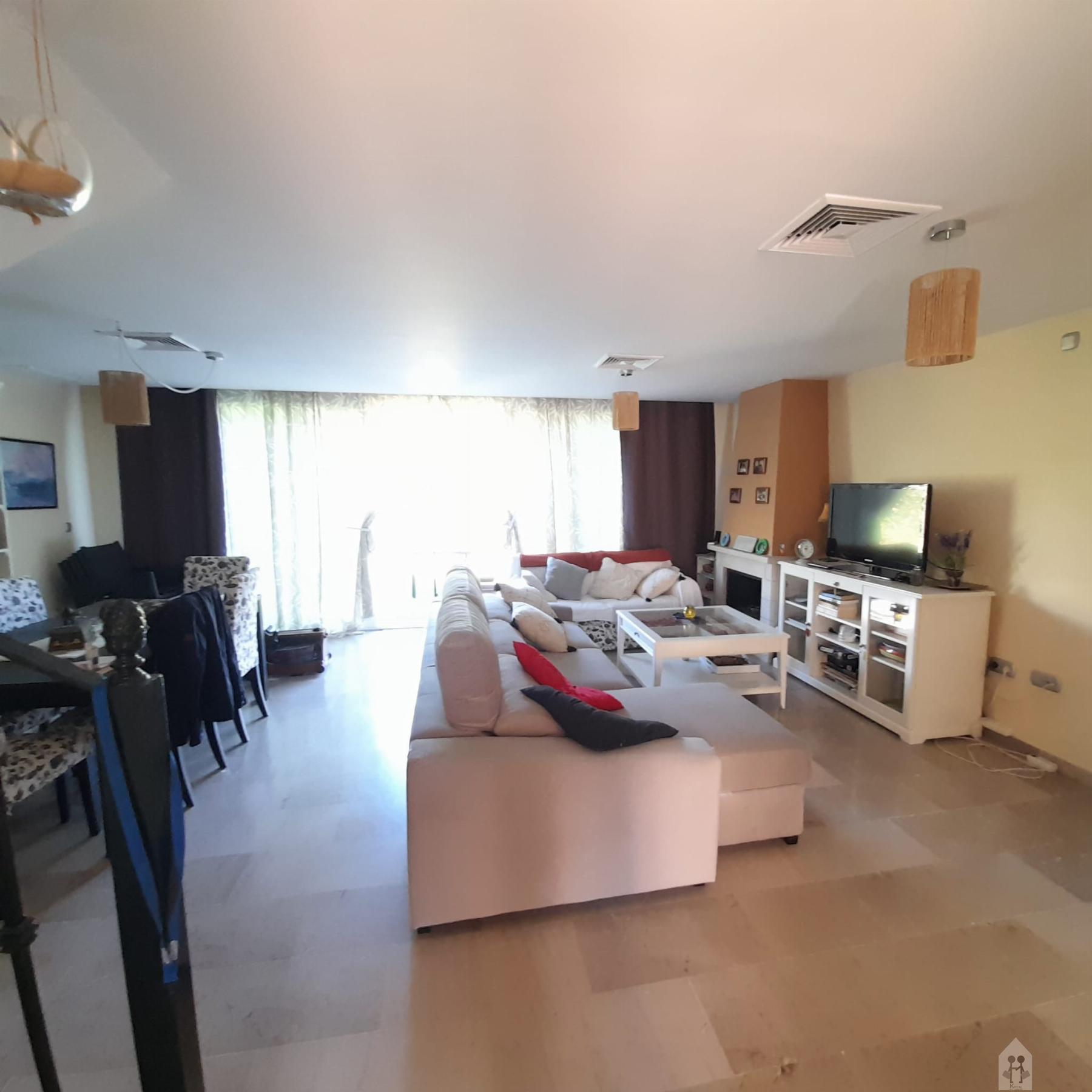 For sale of chalet in La Linea de la Concepcion