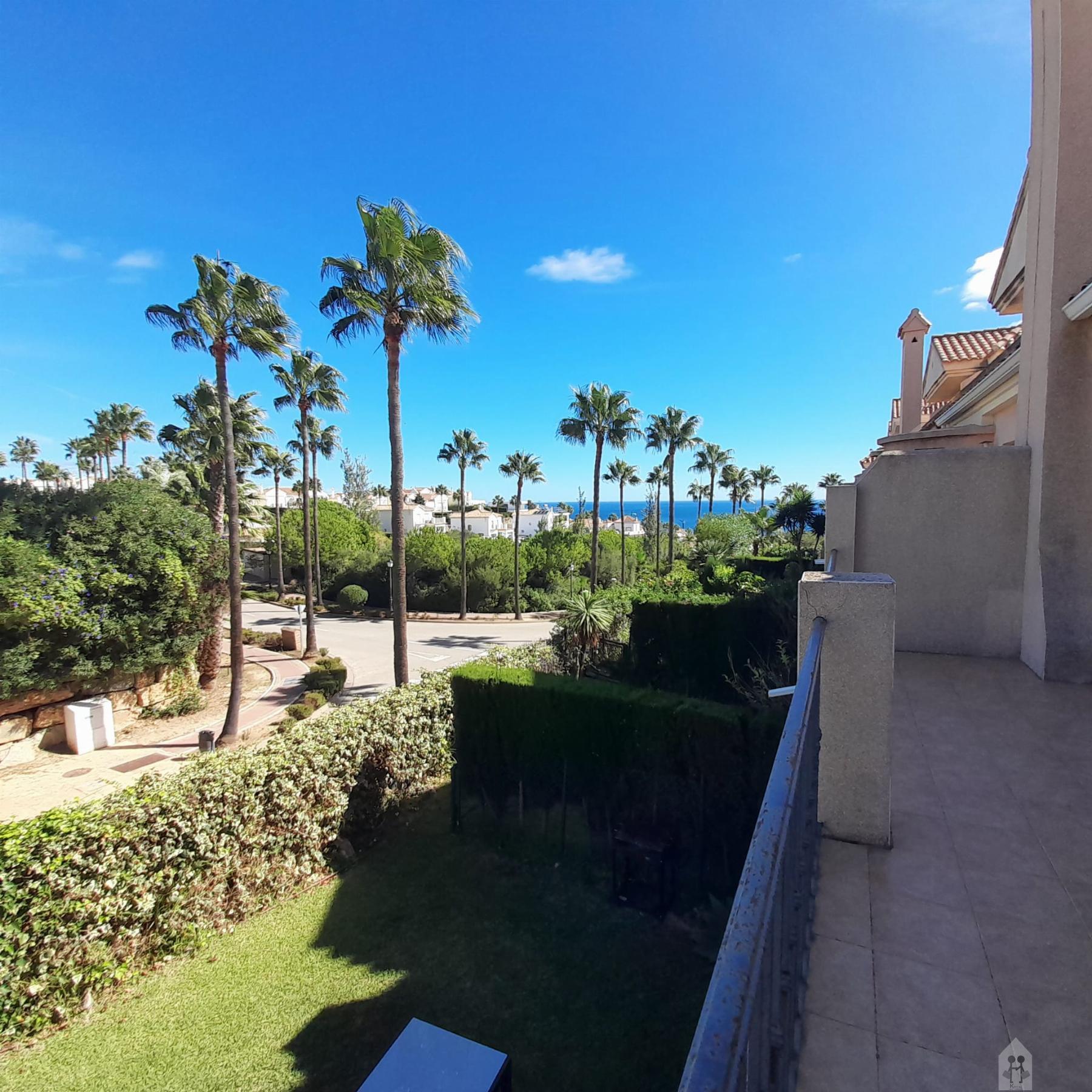 For sale of chalet in La Linea de la Concepcion
