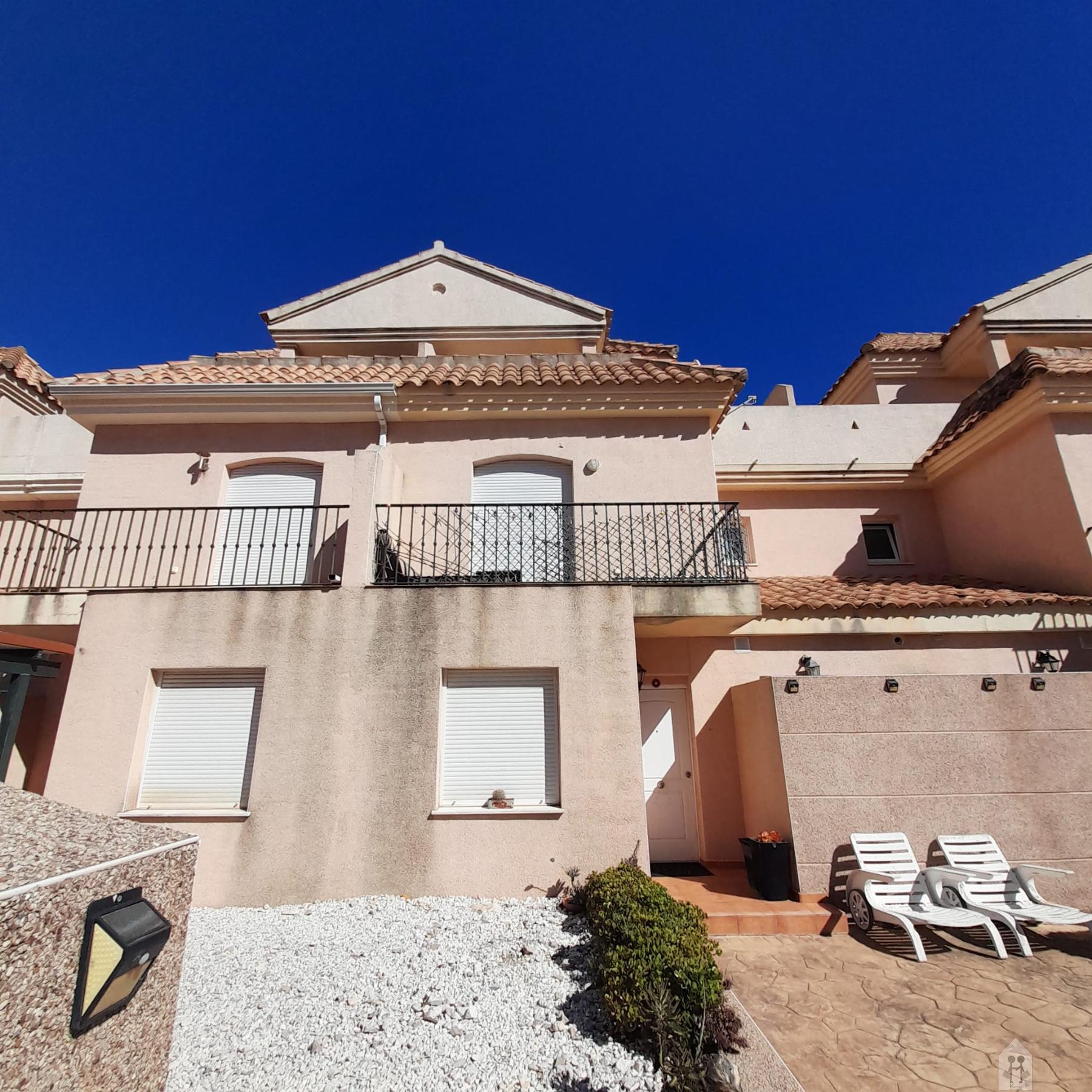 For sale of chalet in La Linea de la Concepcion