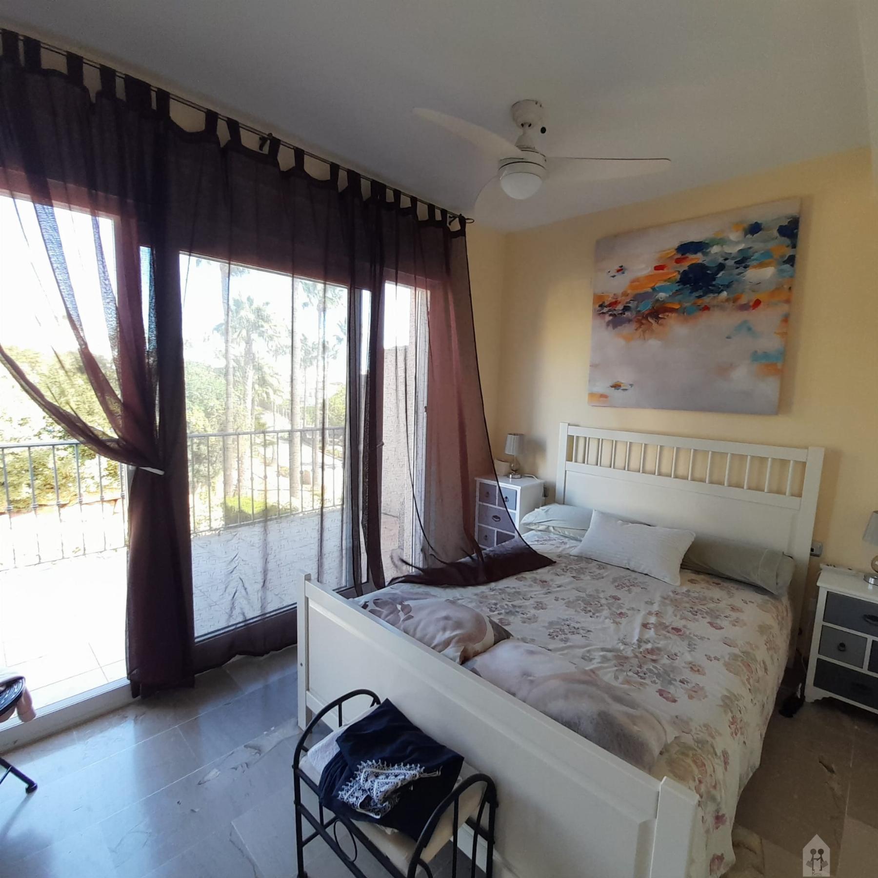 For sale of chalet in La Linea de la Concepcion