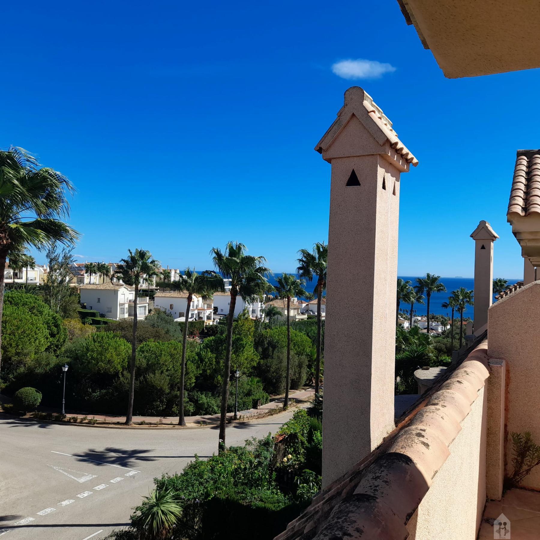 For sale of chalet in La Linea de la Concepcion