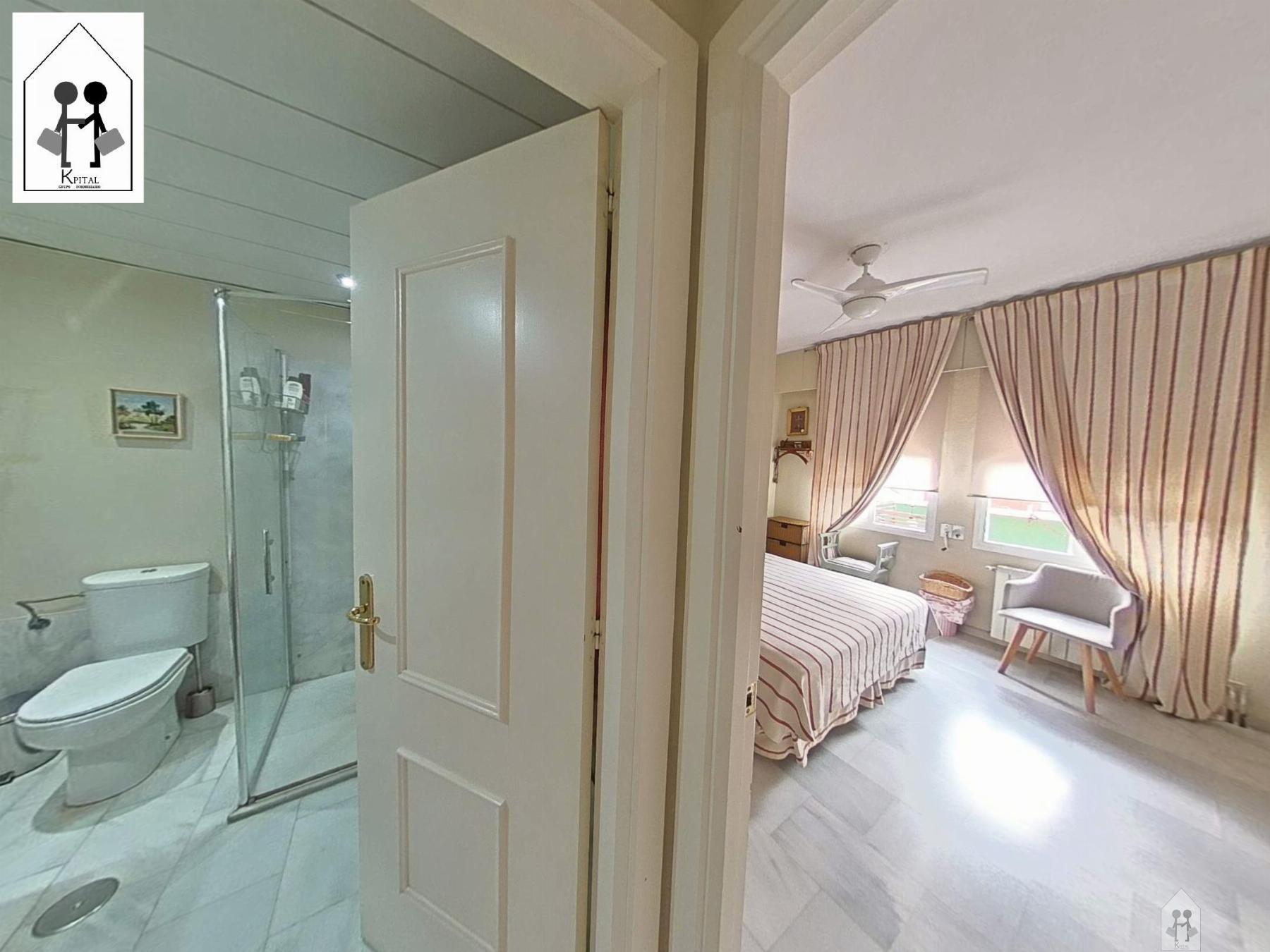 For sale of duplex in Sevilla