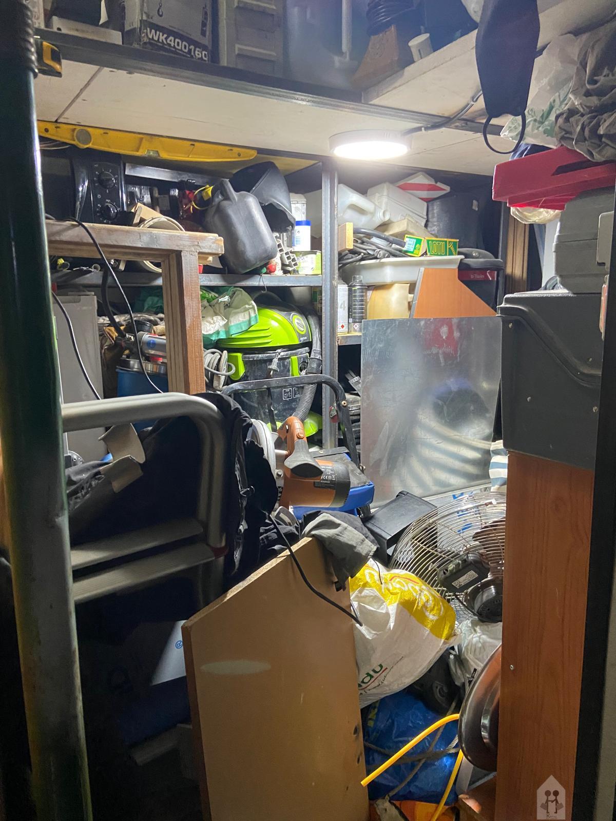 For sale of garage in Sevilla
