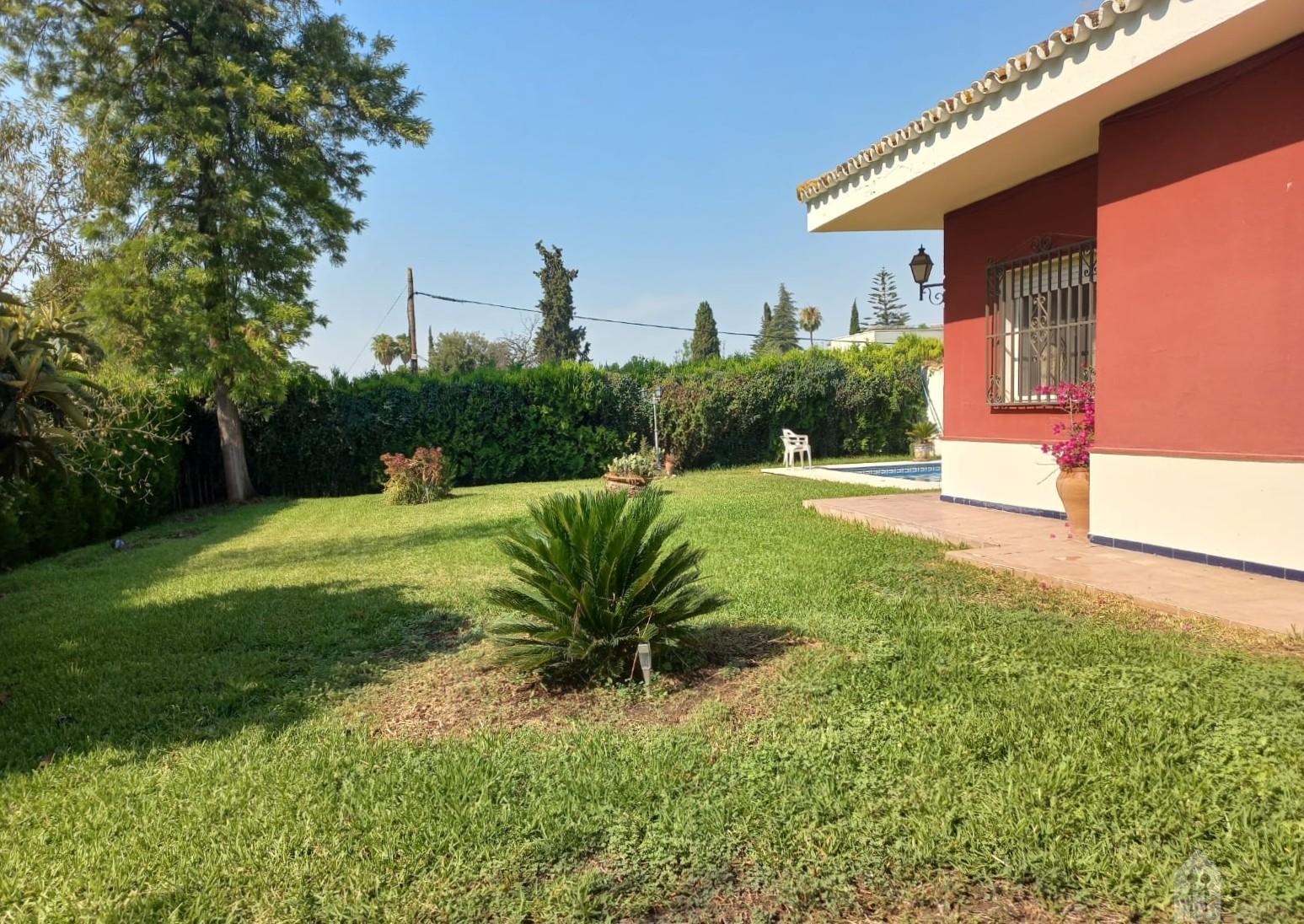 For sale of chalet in Valencina de la Concepción