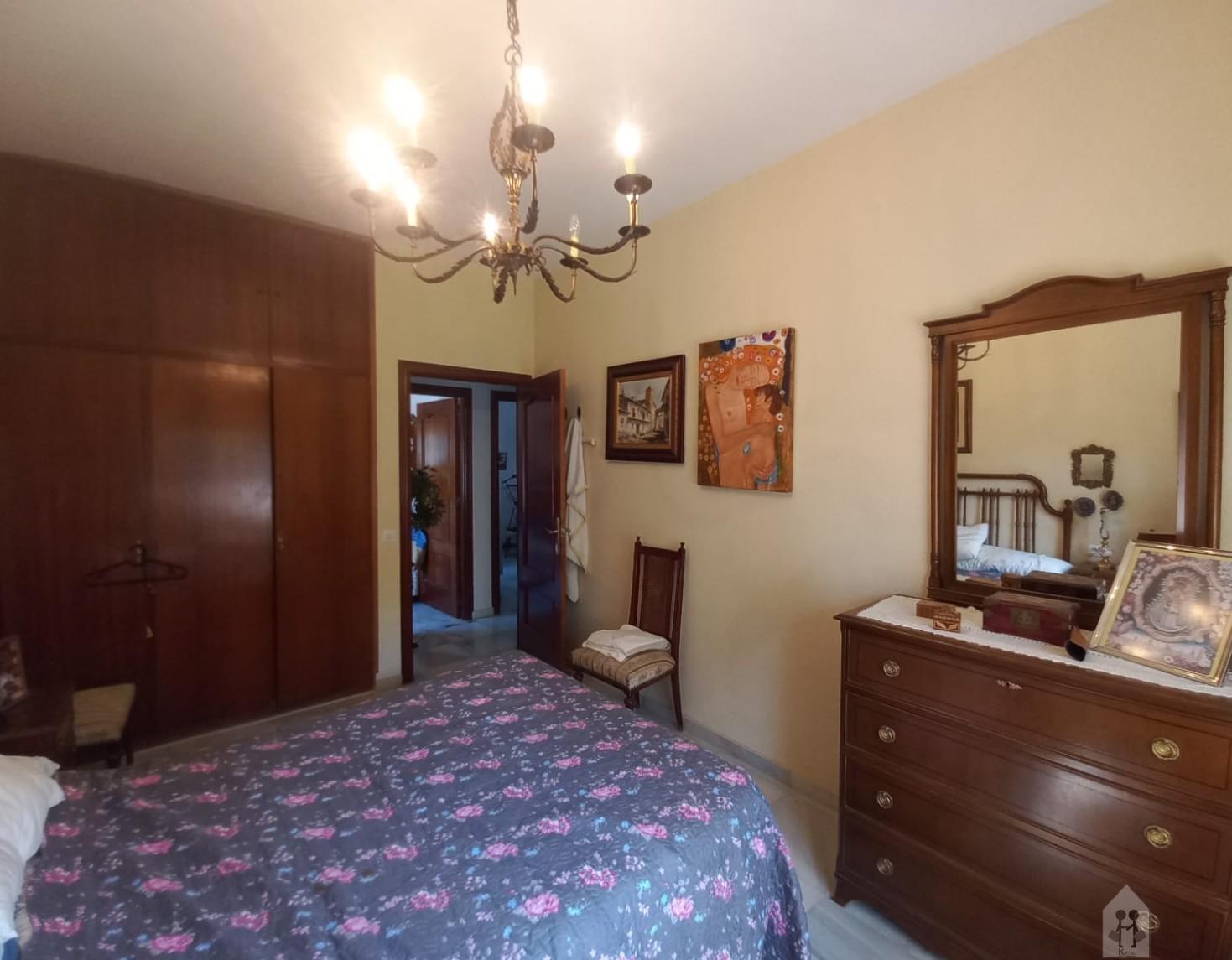 For sale of chalet in Valencina de la Concepción