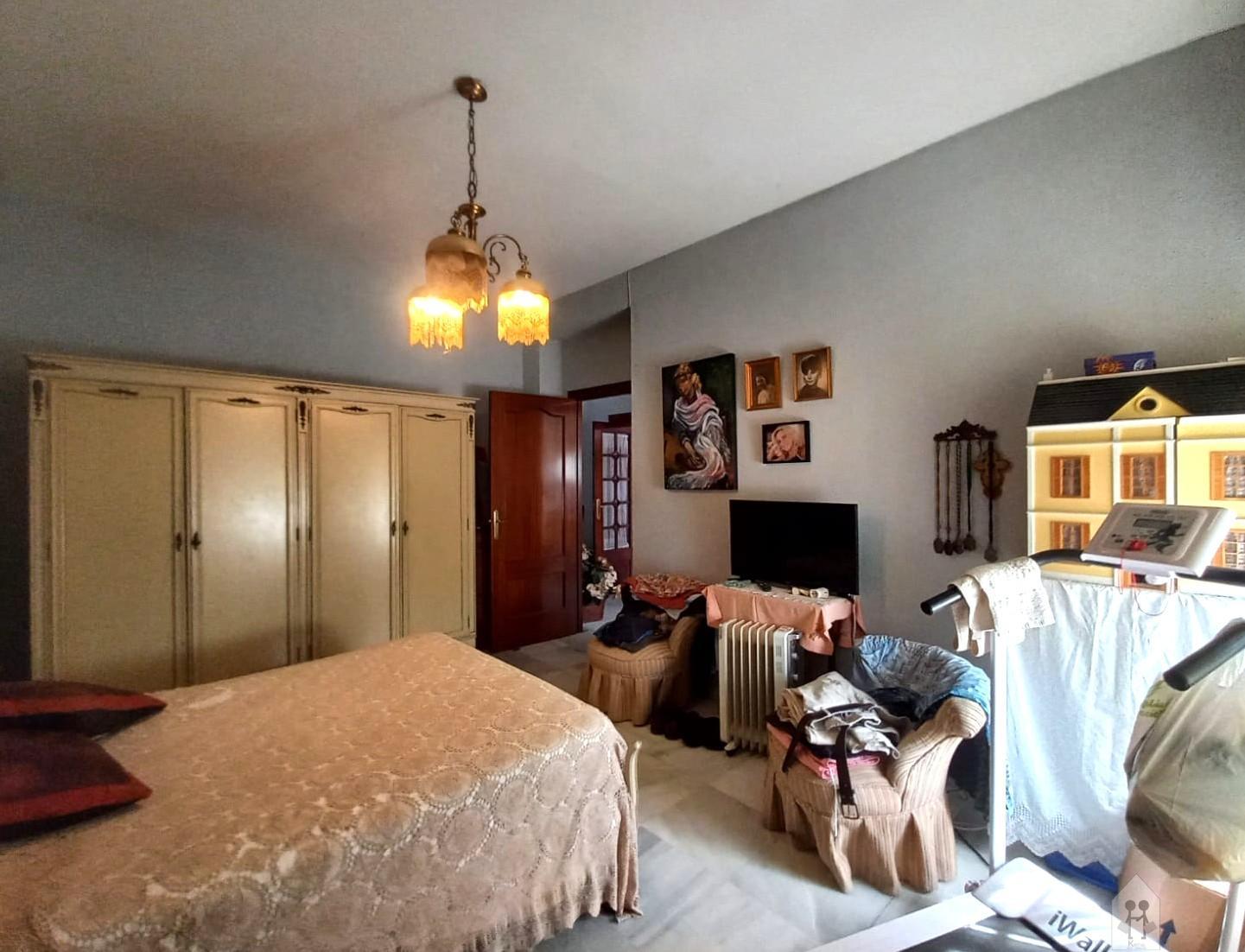 For sale of chalet in Valencina de la Concepción