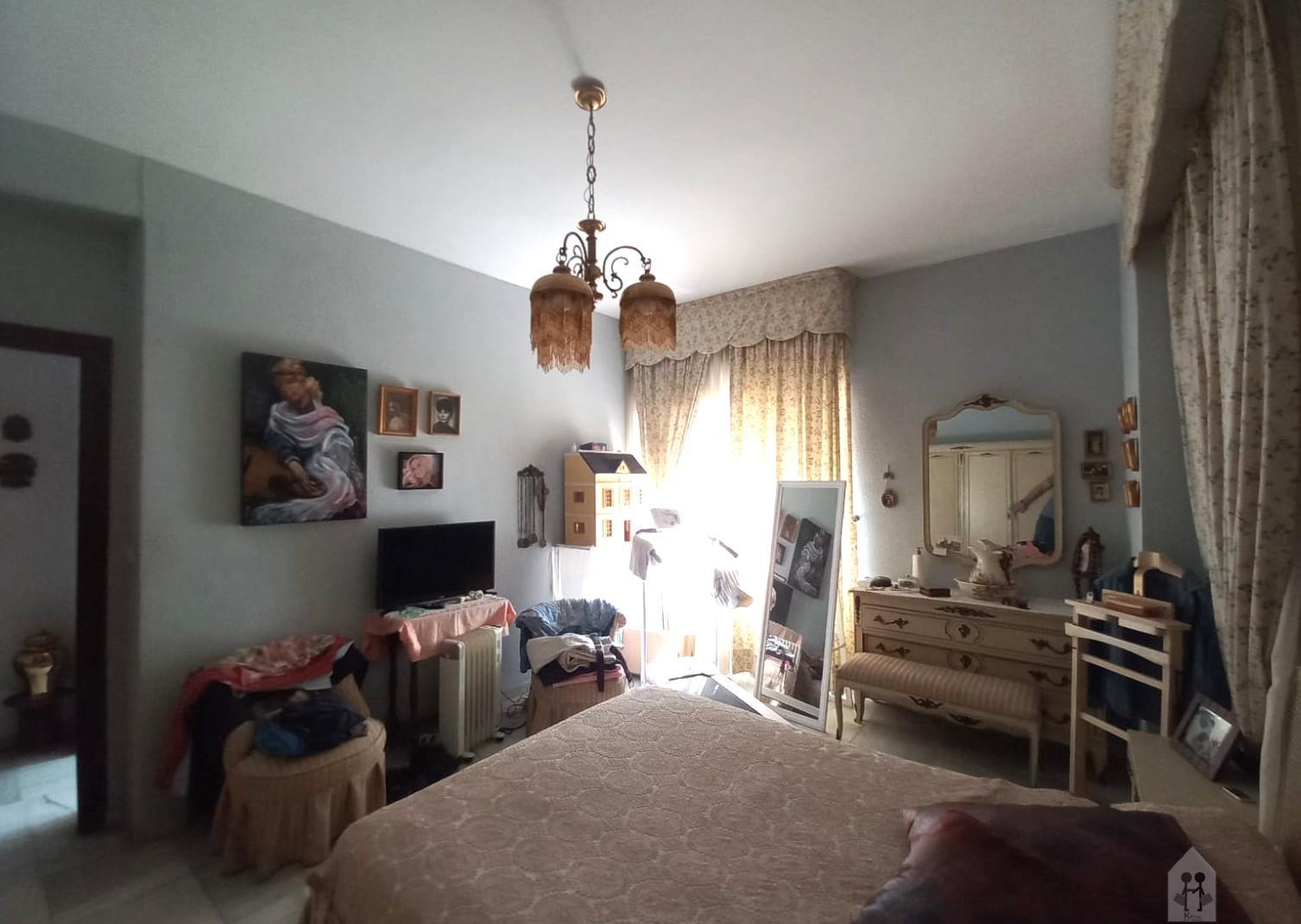 For sale of chalet in Valencina de la Concepción