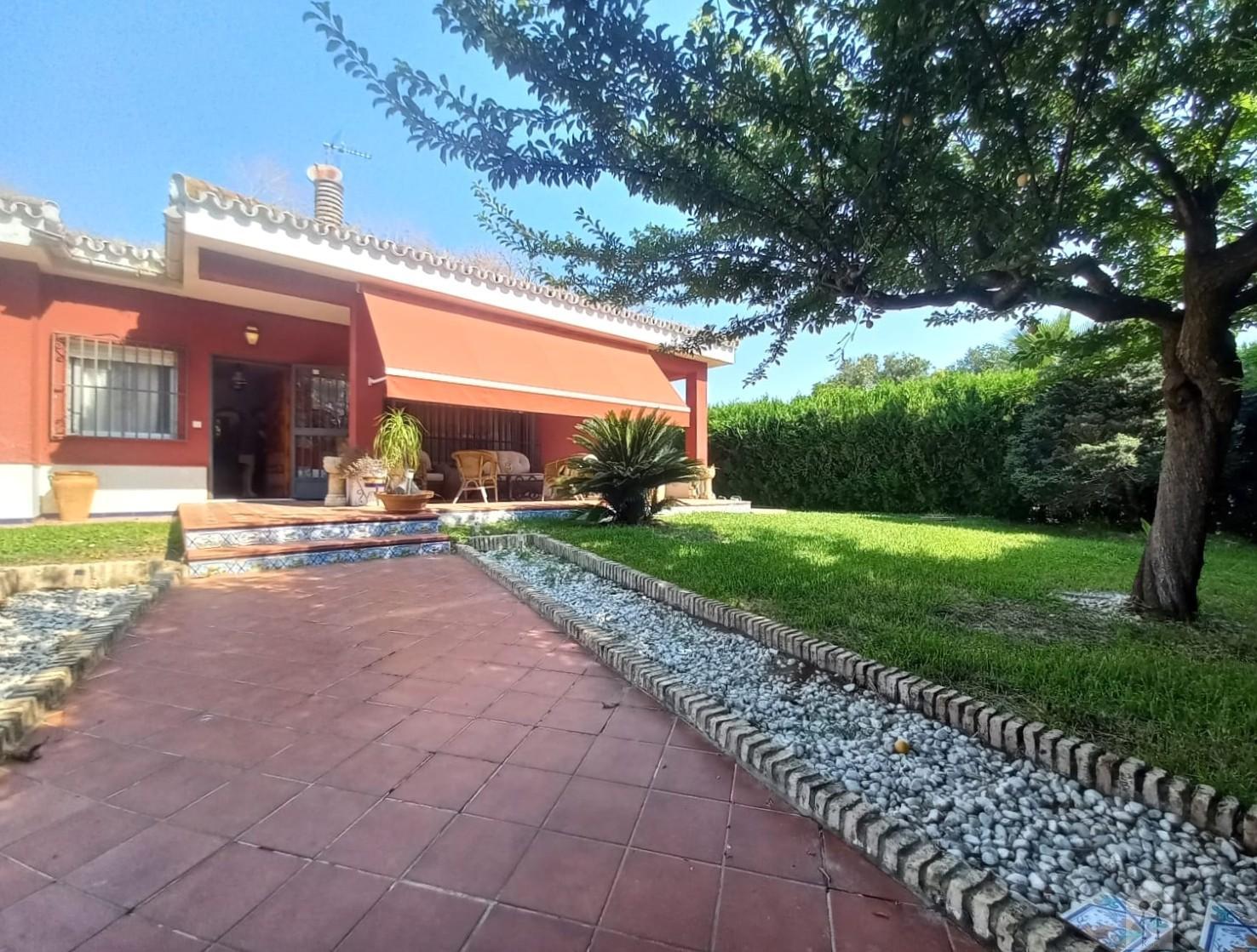 For sale of chalet in Valencina de la Concepción