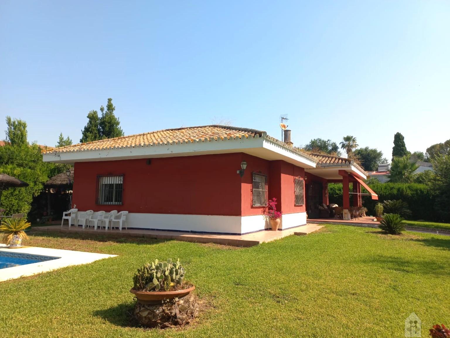 For sale of chalet in Valencina de la Concepción
