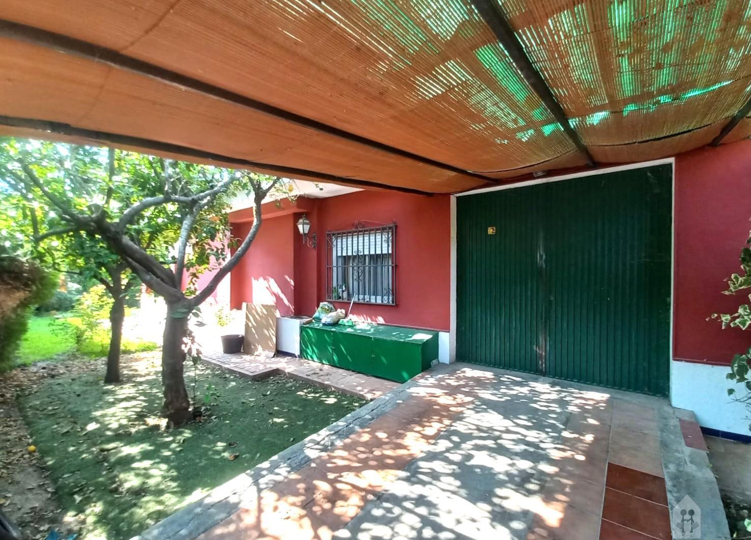 For sale of chalet in Valencina de la Concepción