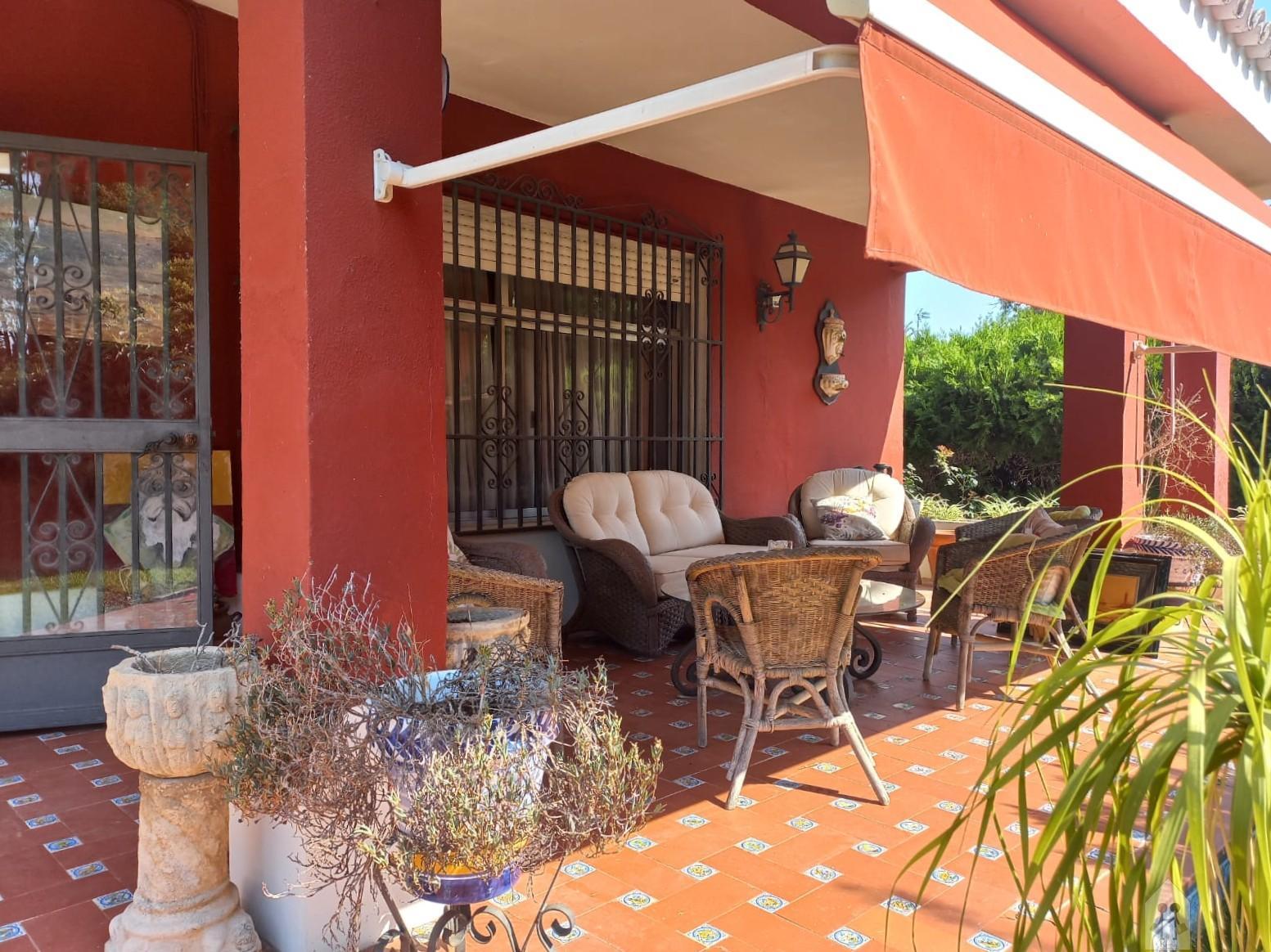 For sale of chalet in Valencina de la Concepción
