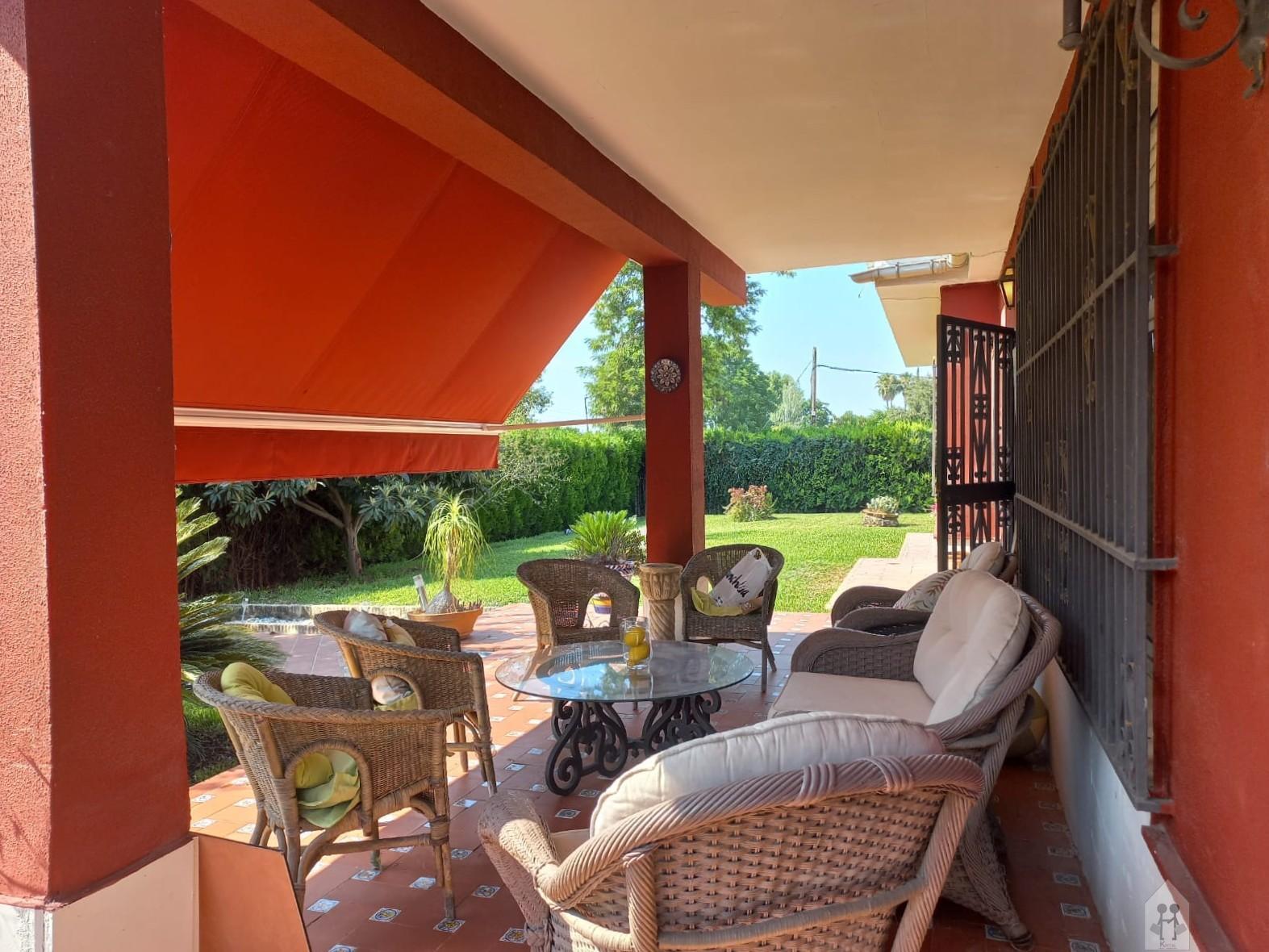 For sale of chalet in Valencina de la Concepción