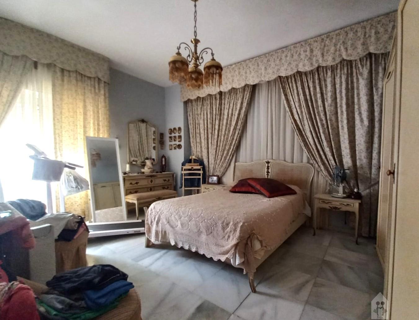 For sale of chalet in Valencina de la Concepción