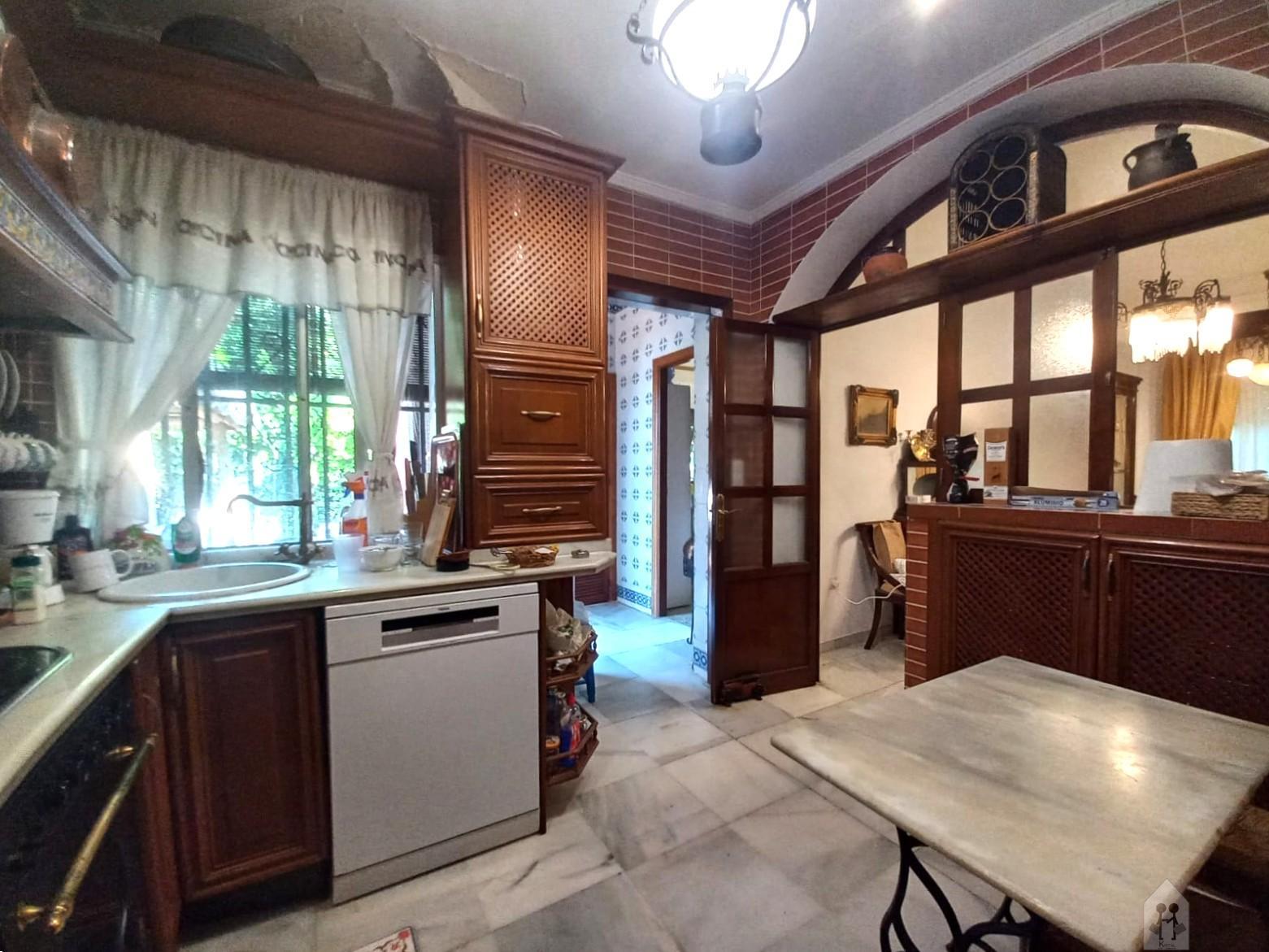For sale of chalet in Valencina de la Concepción