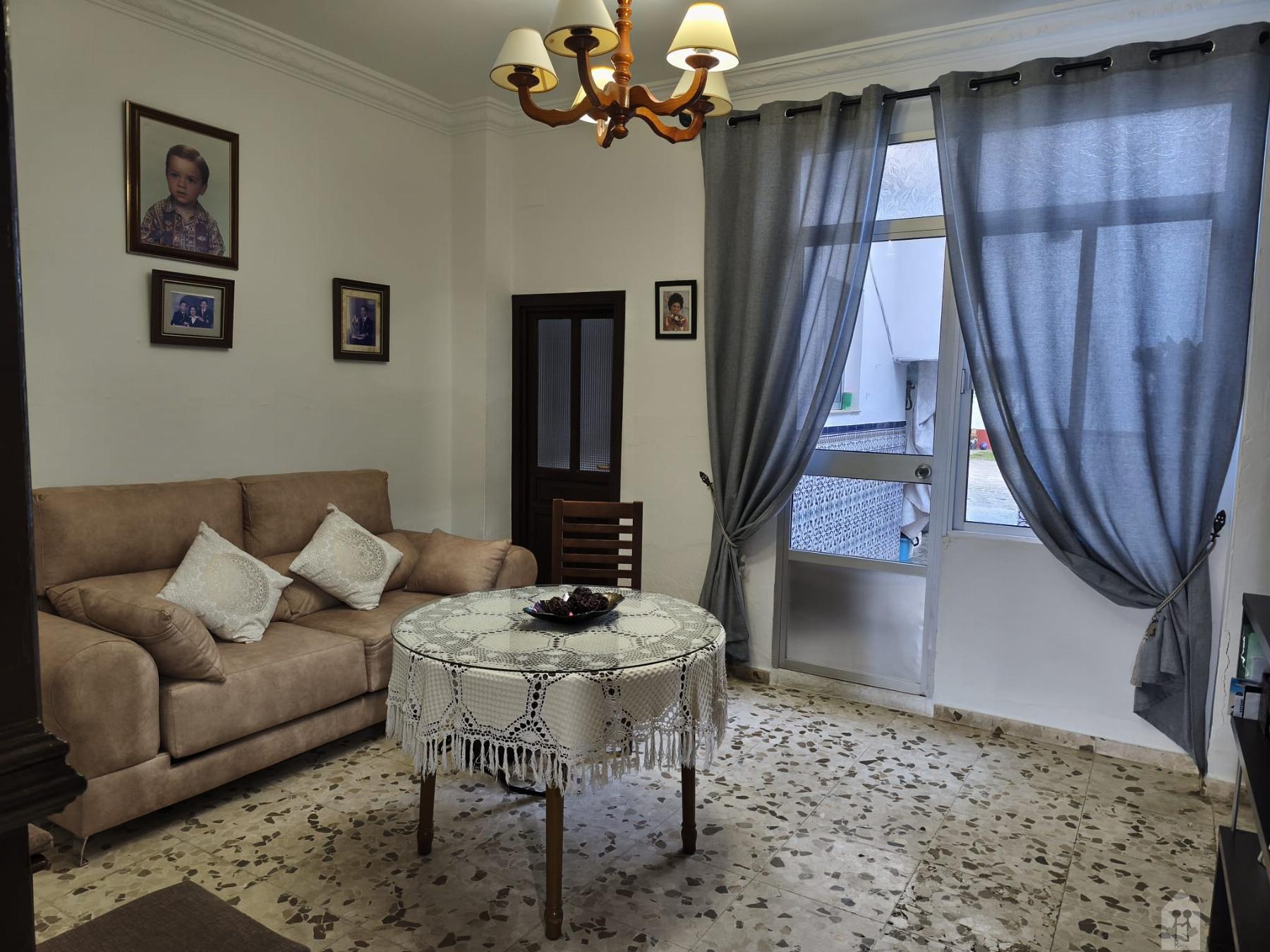 For sale of house in Los Palacios y Villafranca