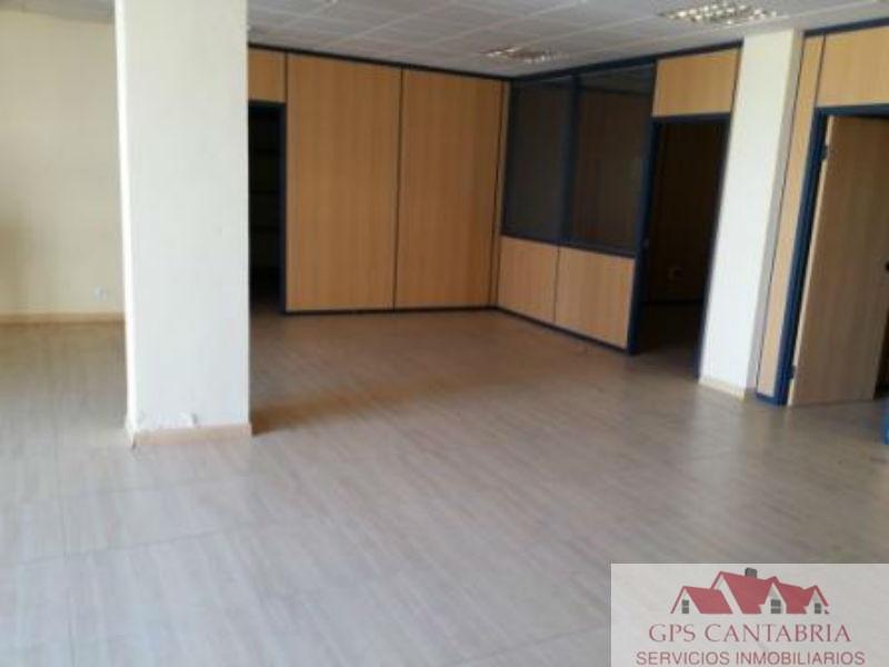 For sale of commercial in Piélagos