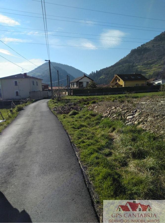 Venta de terreno en Los Corrales de Buelna