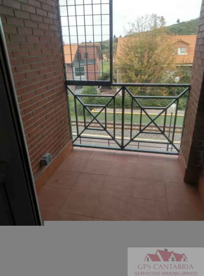 For sale of flat in Piélagos