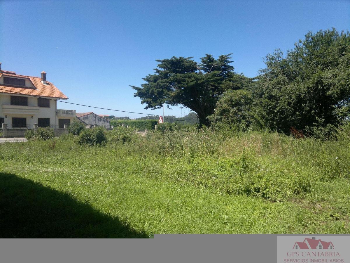 For sale of land in Piélagos