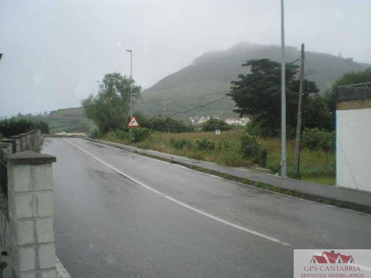 For sale of land in Piélagos