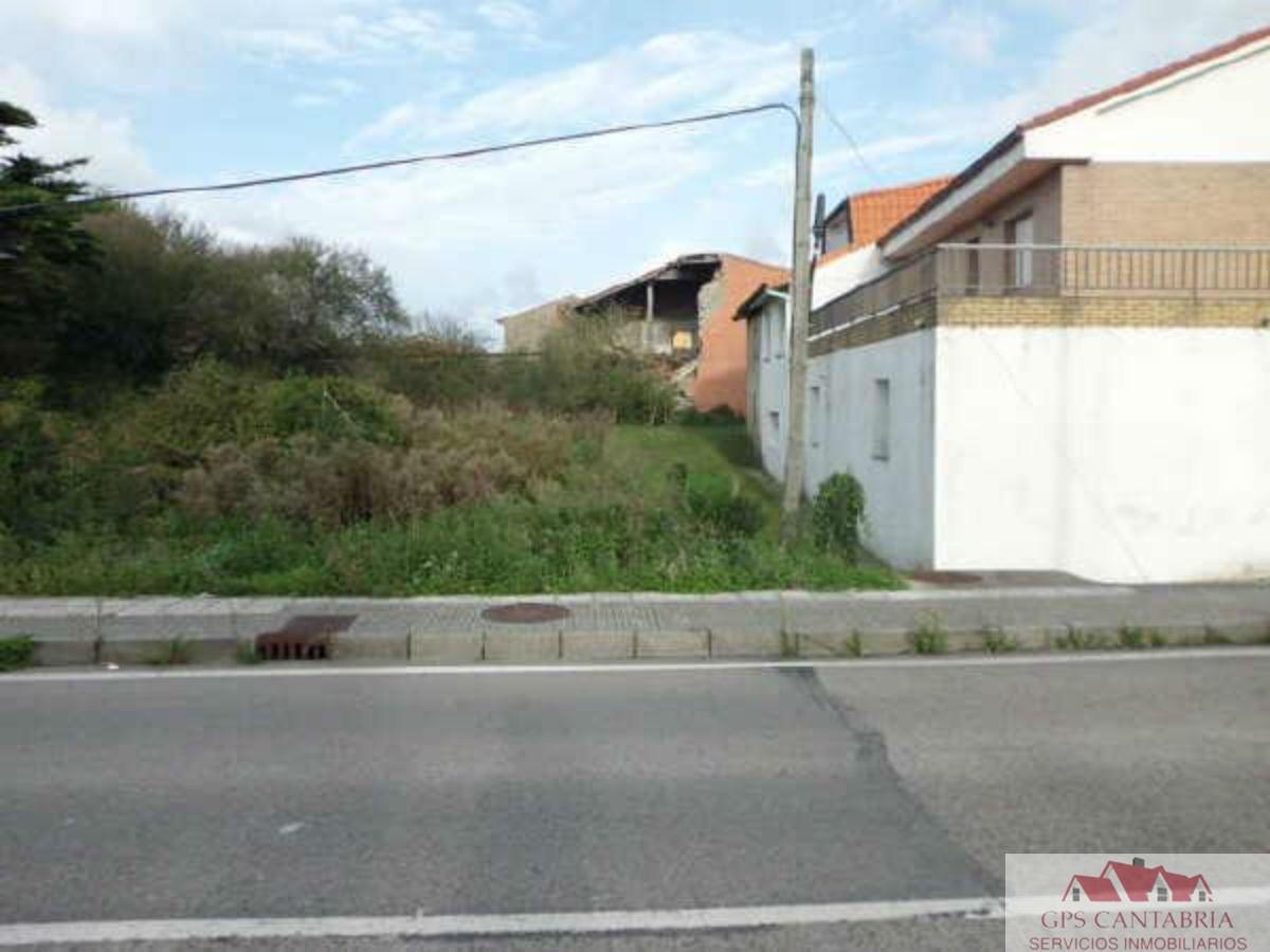 For sale of land in Piélagos