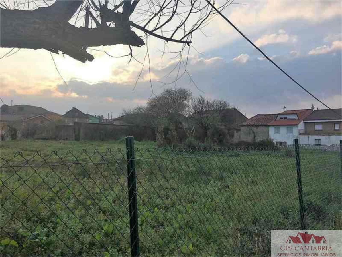 For sale of land in Piélagos