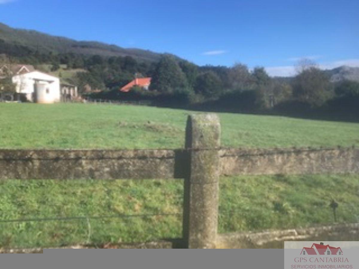 Venta de terreno en Los Corrales de Buelna