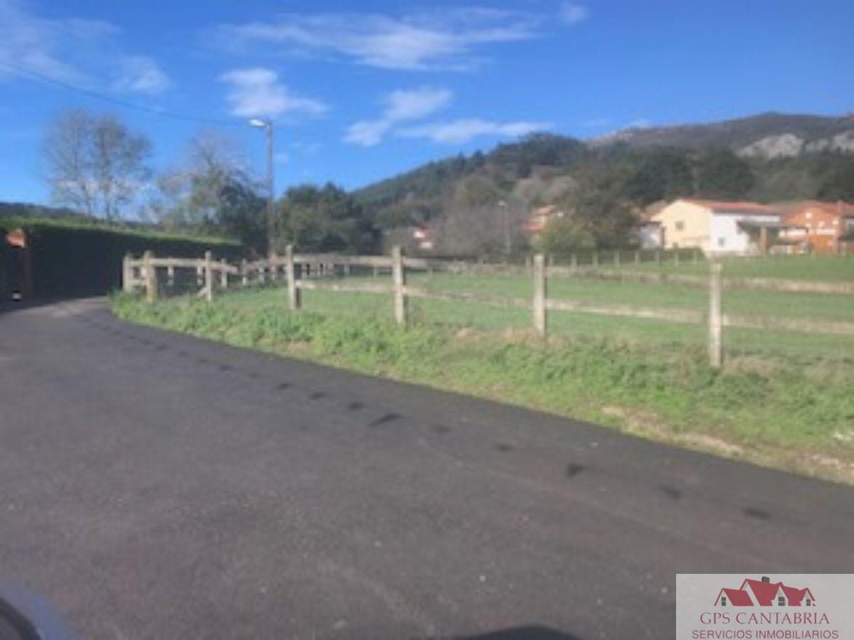 Venta de terreno en Los Corrales de Buelna