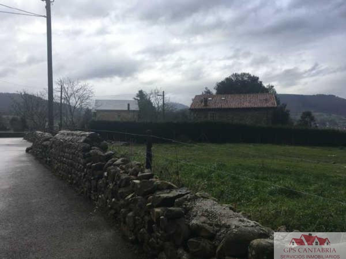 For sale of land in San Felices de Buelna