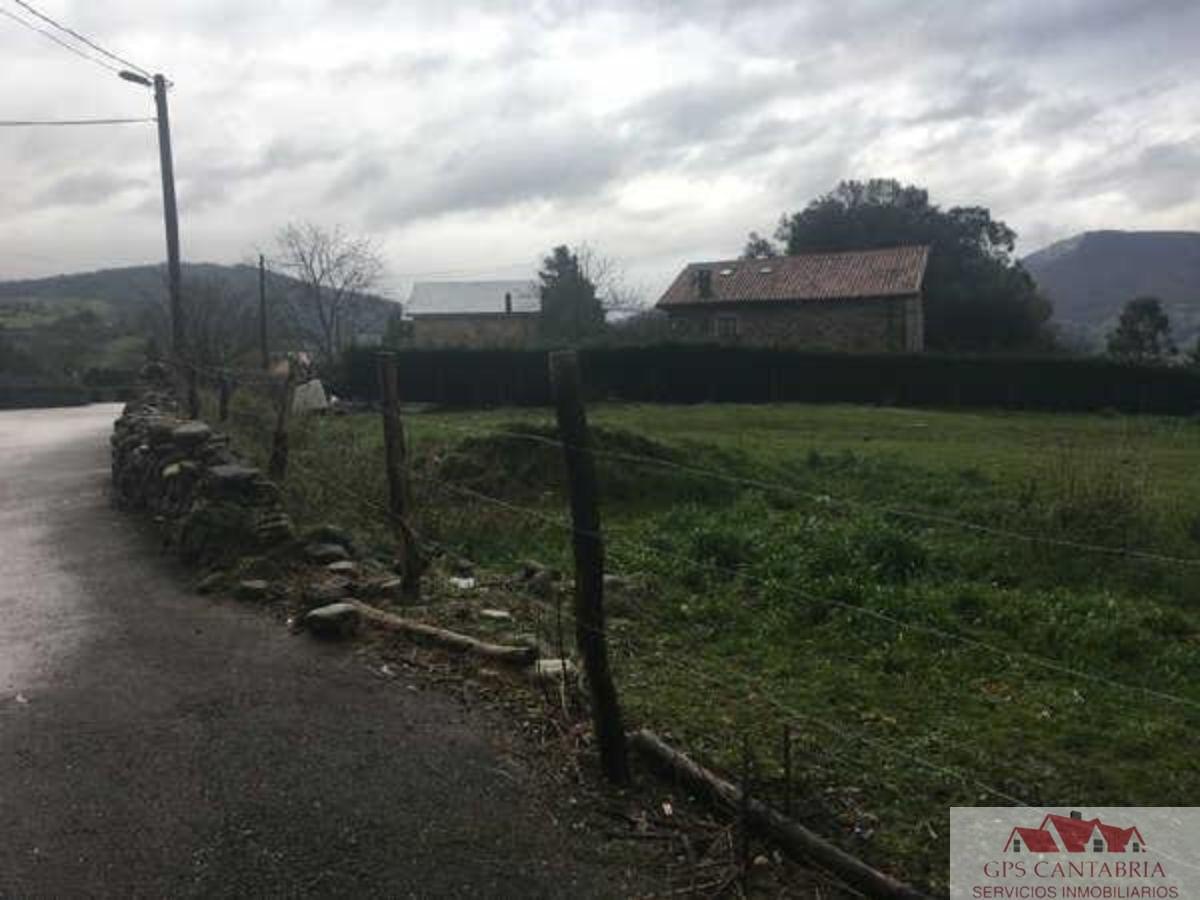 For sale of land in San Felices de Buelna