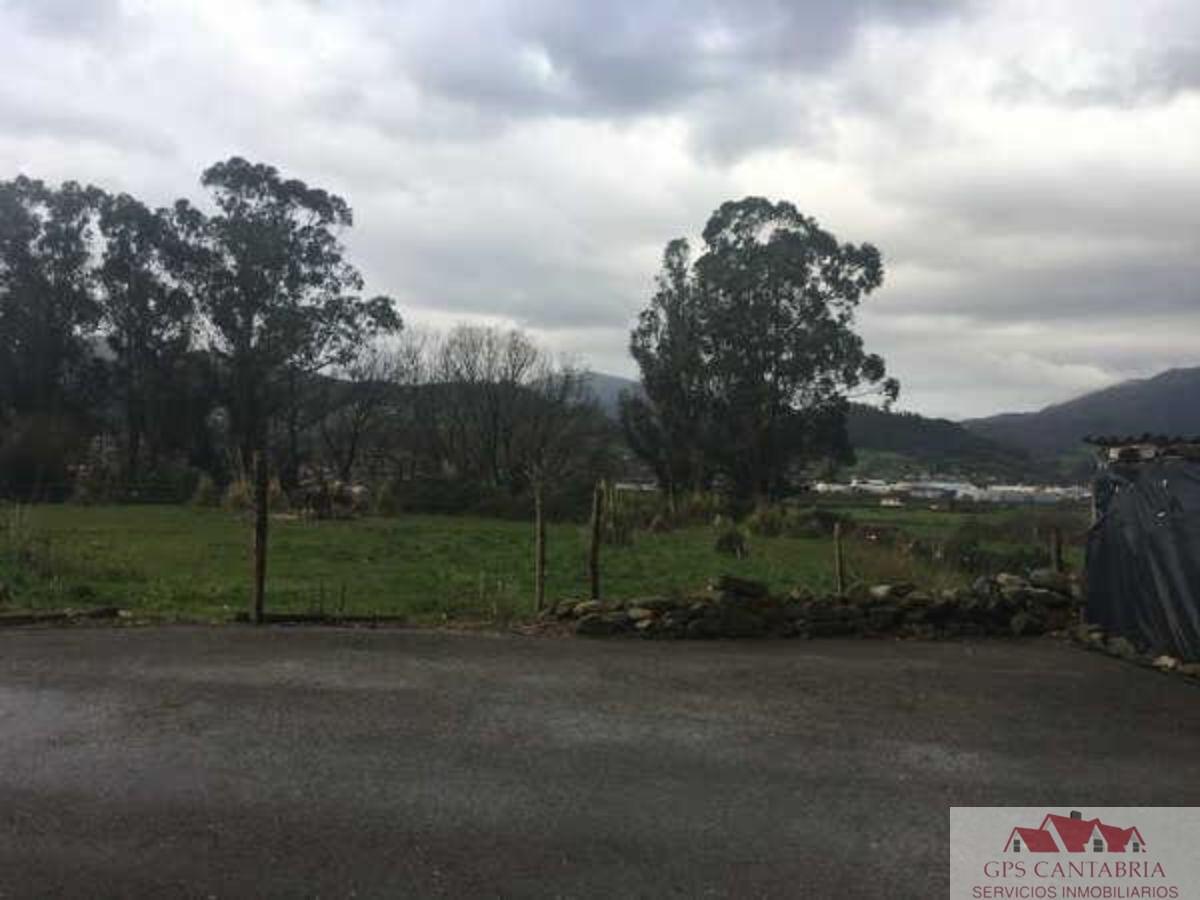 For sale of land in San Felices de Buelna