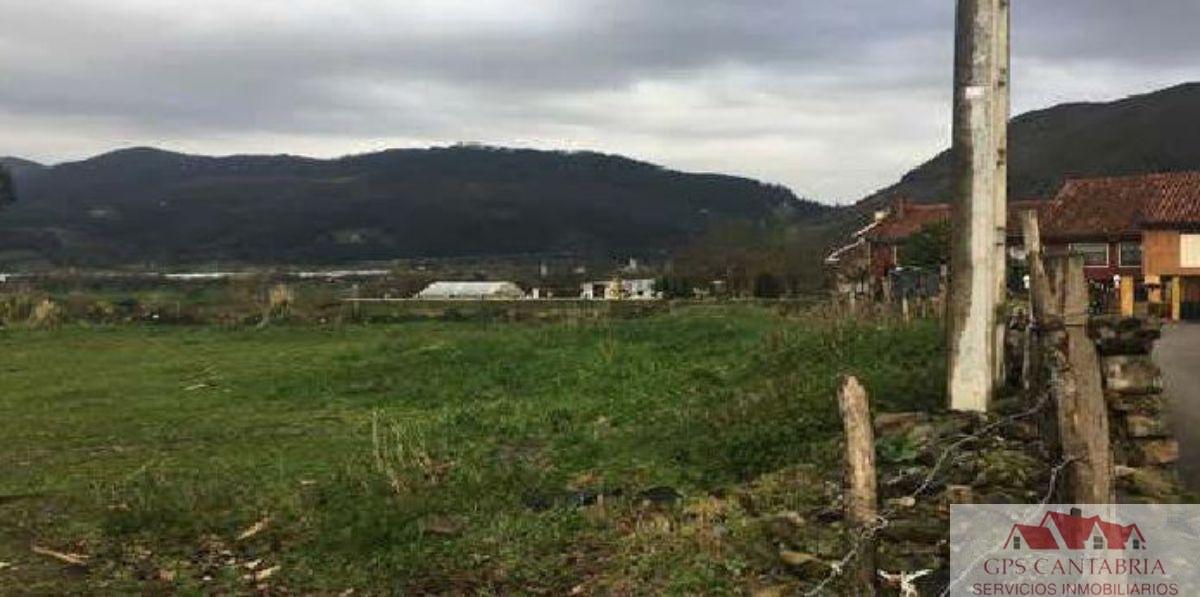 For sale of land in San Felices de Buelna