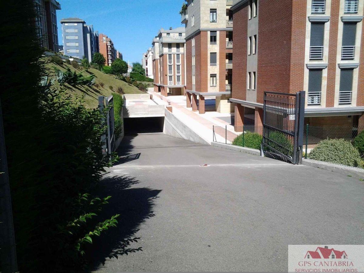 For sale of garage in Santander
